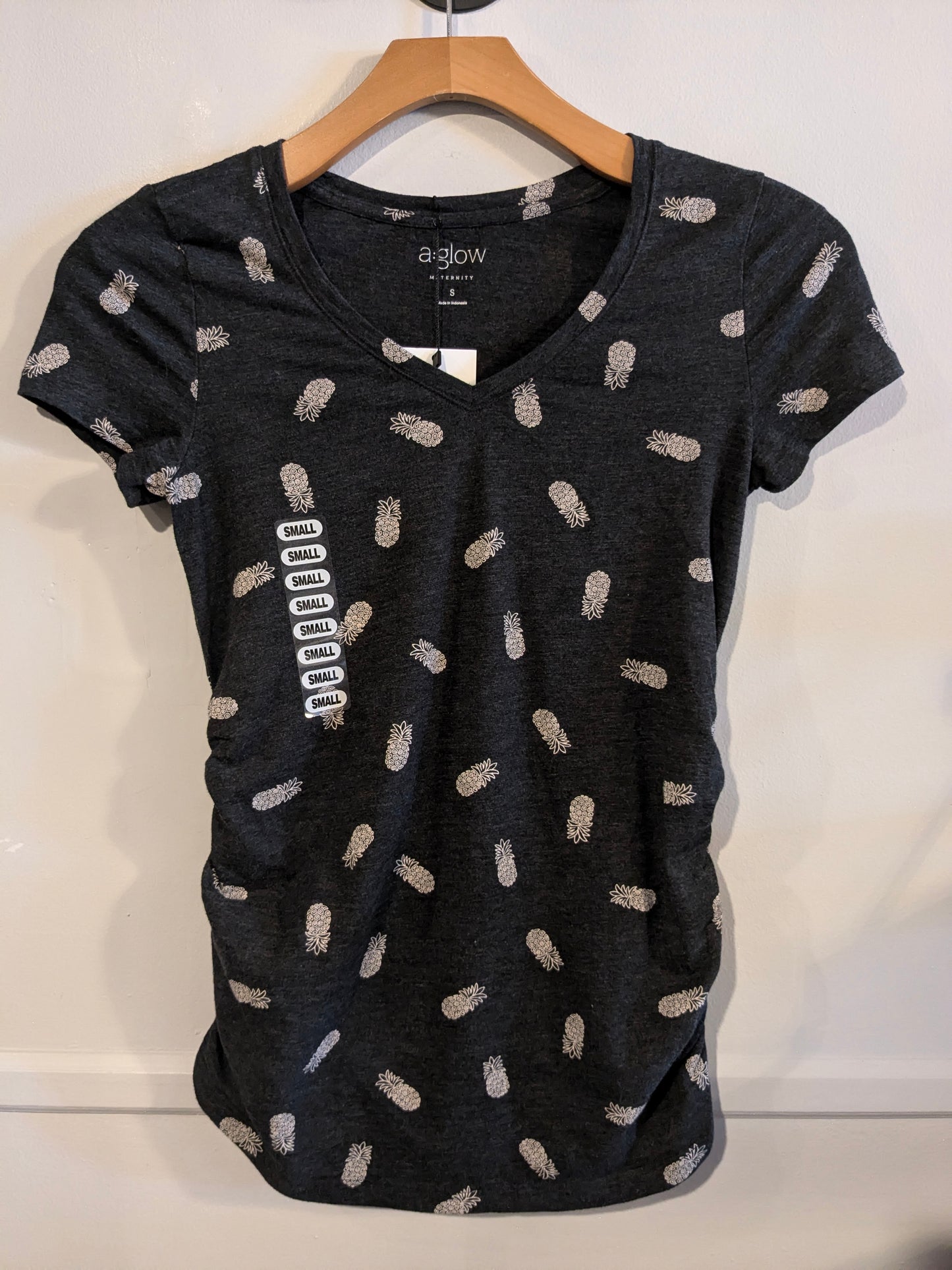Essential fitted v-neck SS tee, Multi