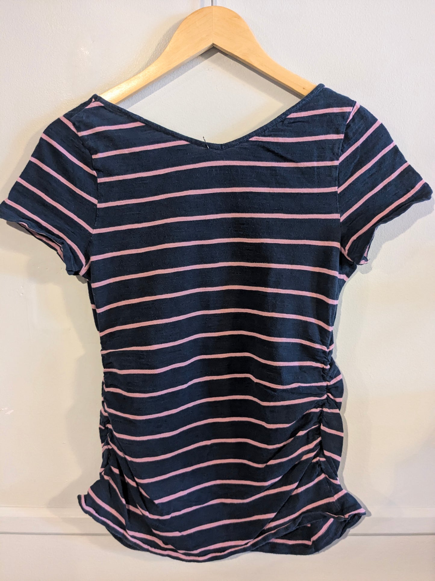 Vintage stye fitted double v-neck SS tee, Navy stripes