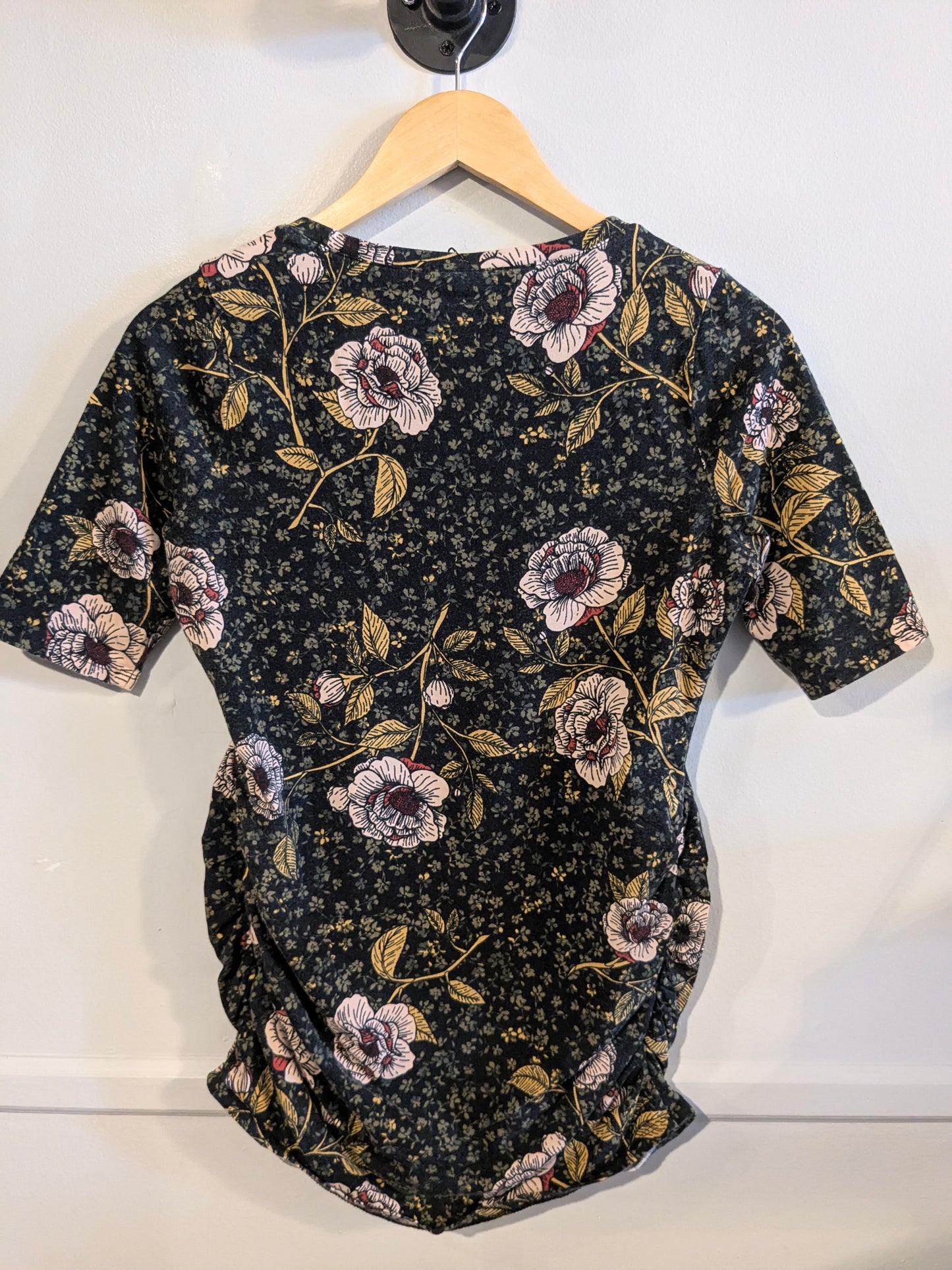 Essential fitted scoop neck SS tee, Multi