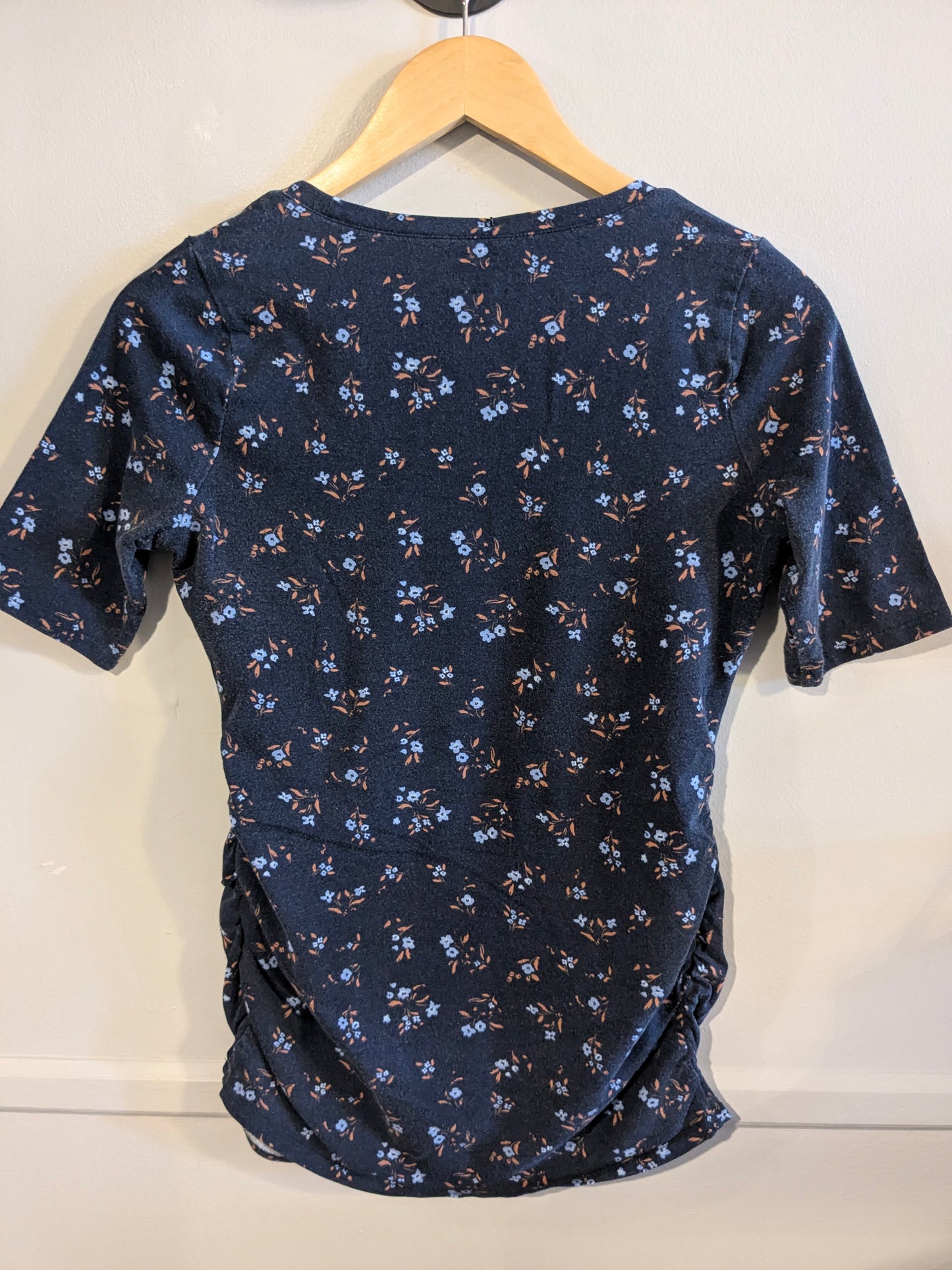 Essential fitted scoop neck SS tee, Multi