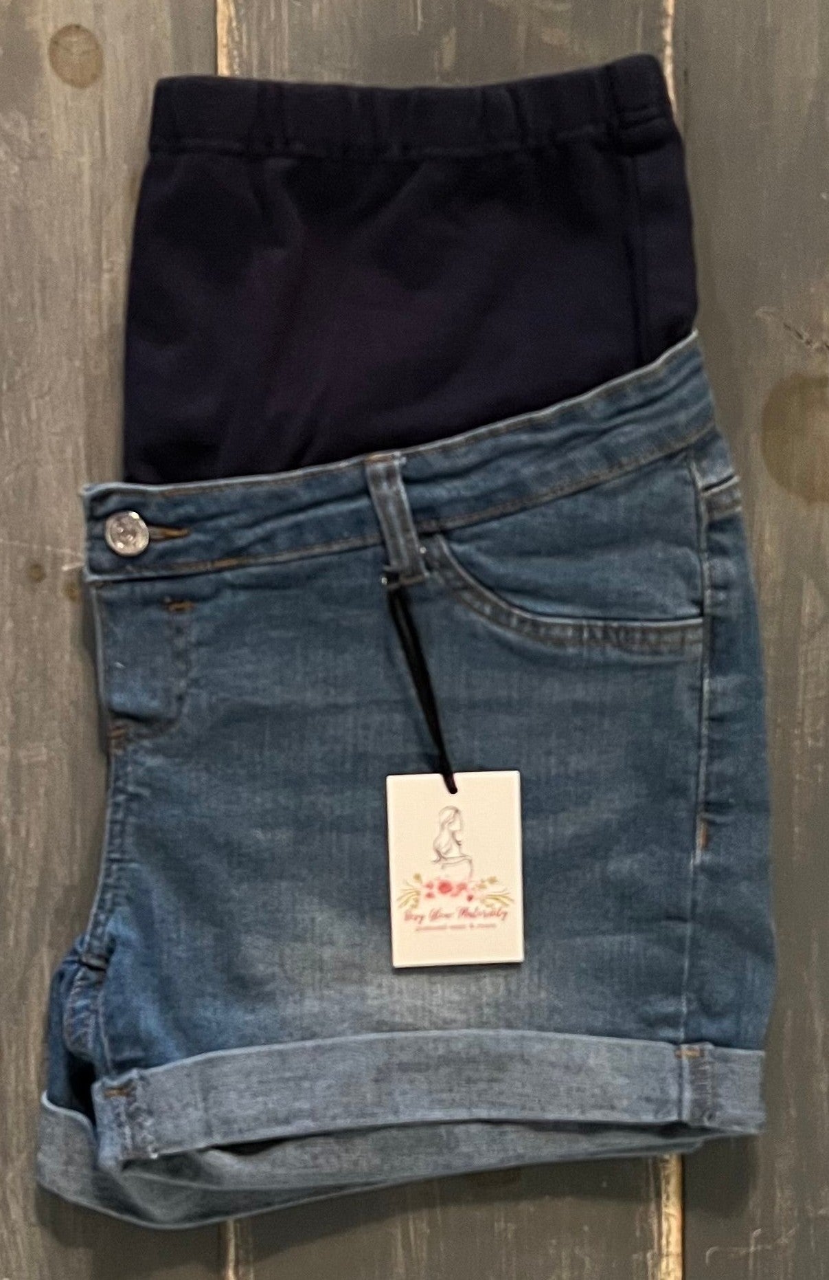 True waistband full panel cuffed 2.5" denim shorts, Medium wash