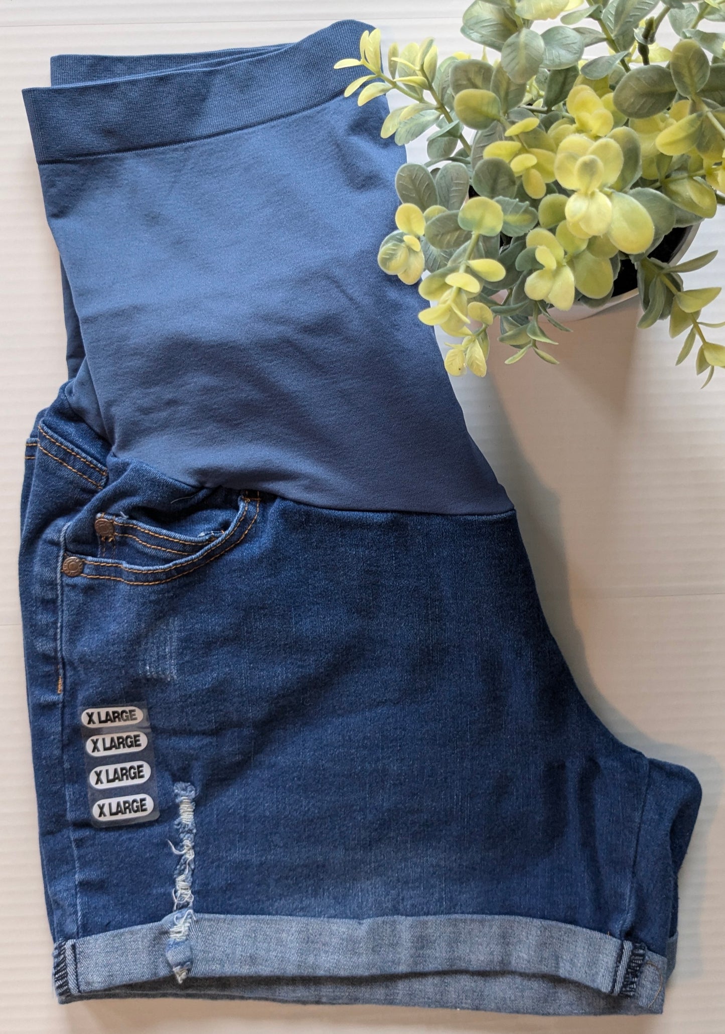 Full panel cuffed 4" denim shorts w/pockets, Multi wash