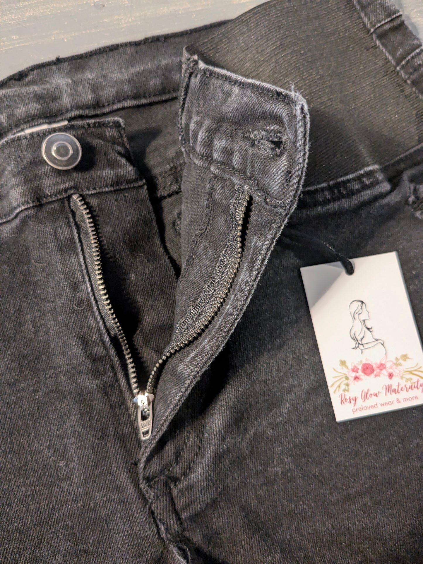 Side panels raw cuffed hem 5" denim shorts, Black wash
