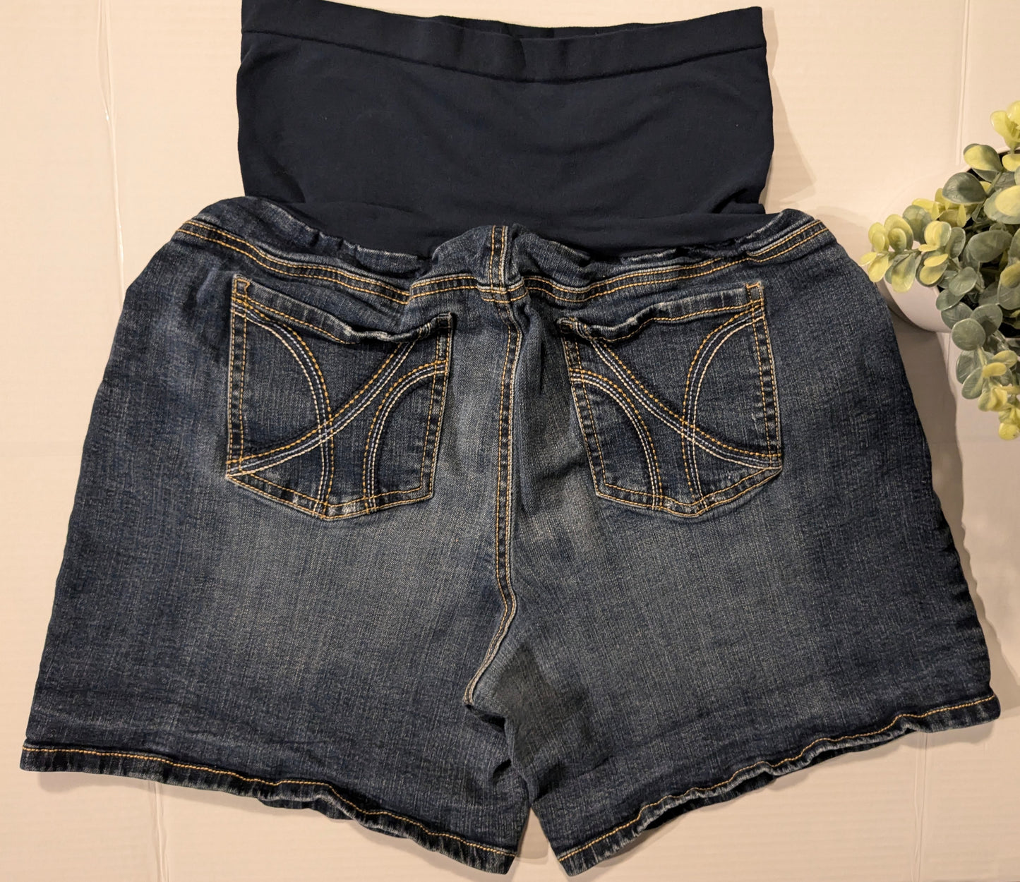 Classic full panel 6" denim shorts w/pockets, Dark wash