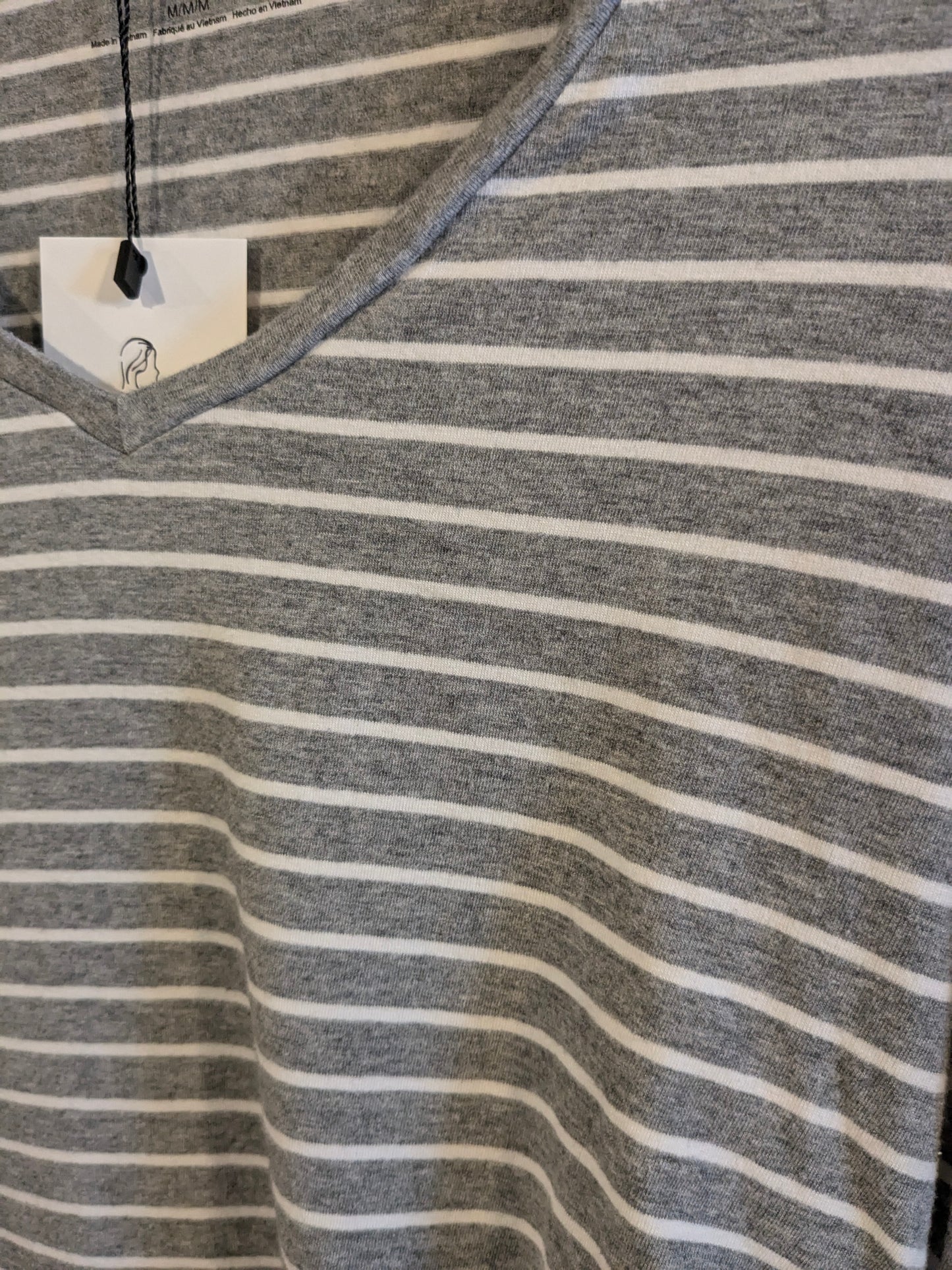 Essential fitted v-neck SS tee, Multi