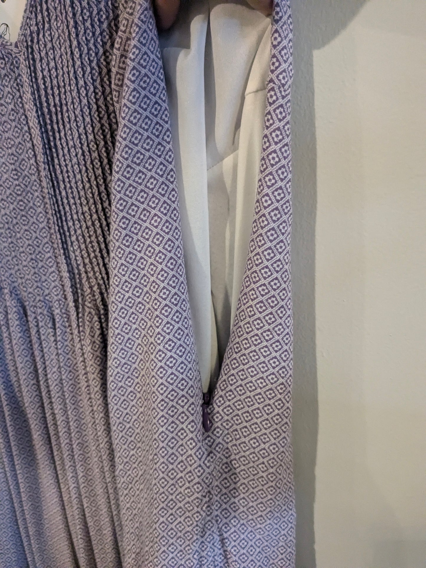 Accordion front flowy tank, Grape