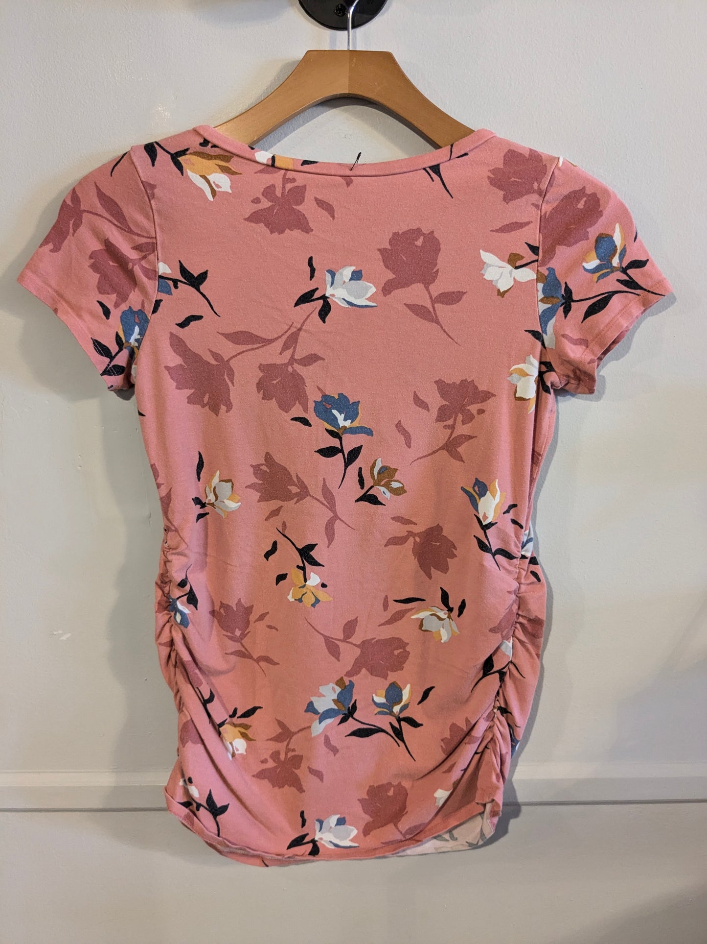 Essential fitted v-neck SS tee, Multi