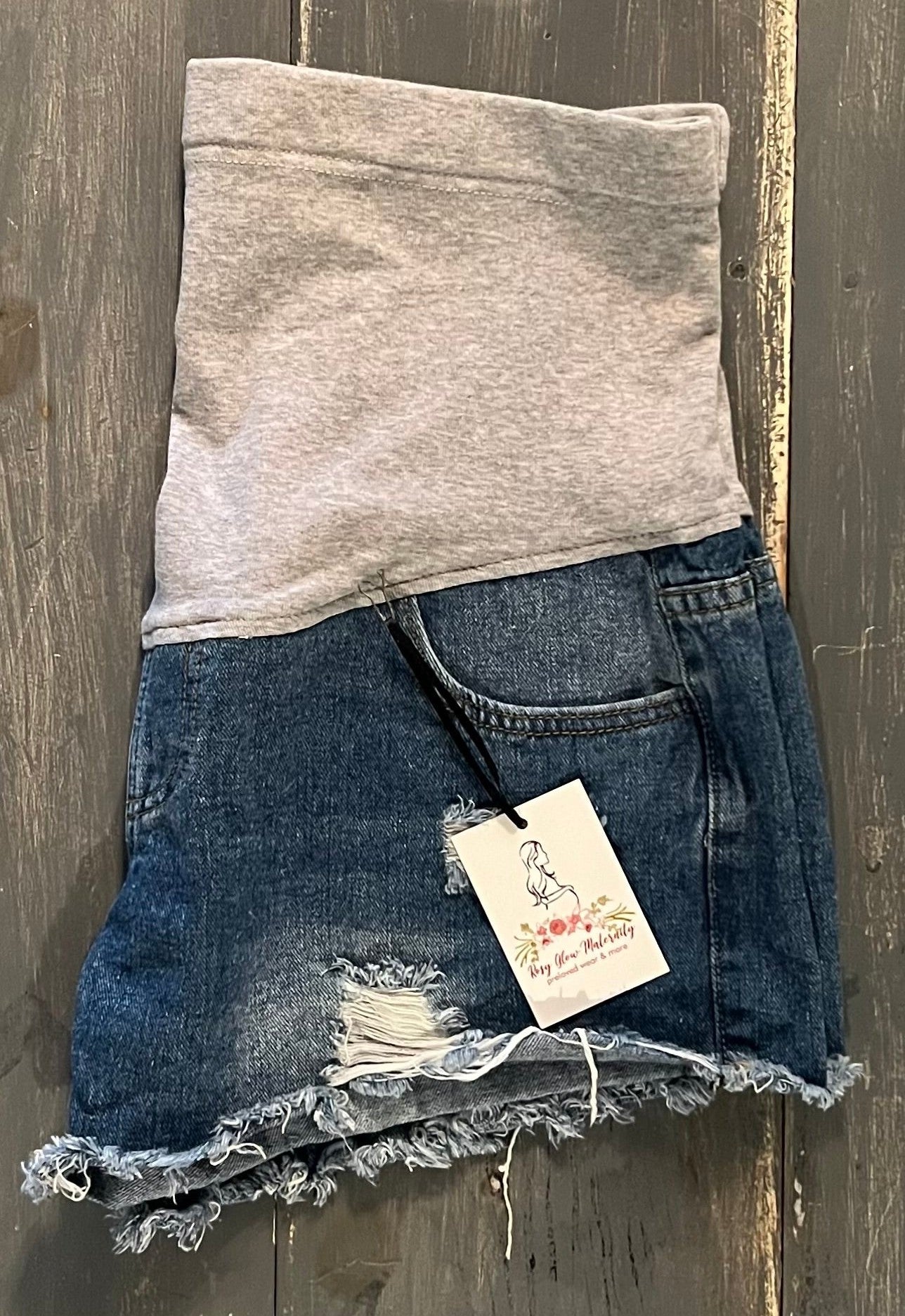 Adjustable full panel 3.5" raw hem denim shorts, Multi wash