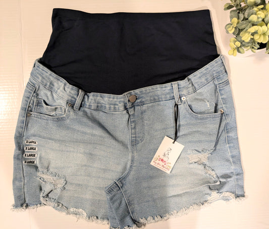 True full panel 4" distressed fringe hem denim shorts w/pockets, Light wash