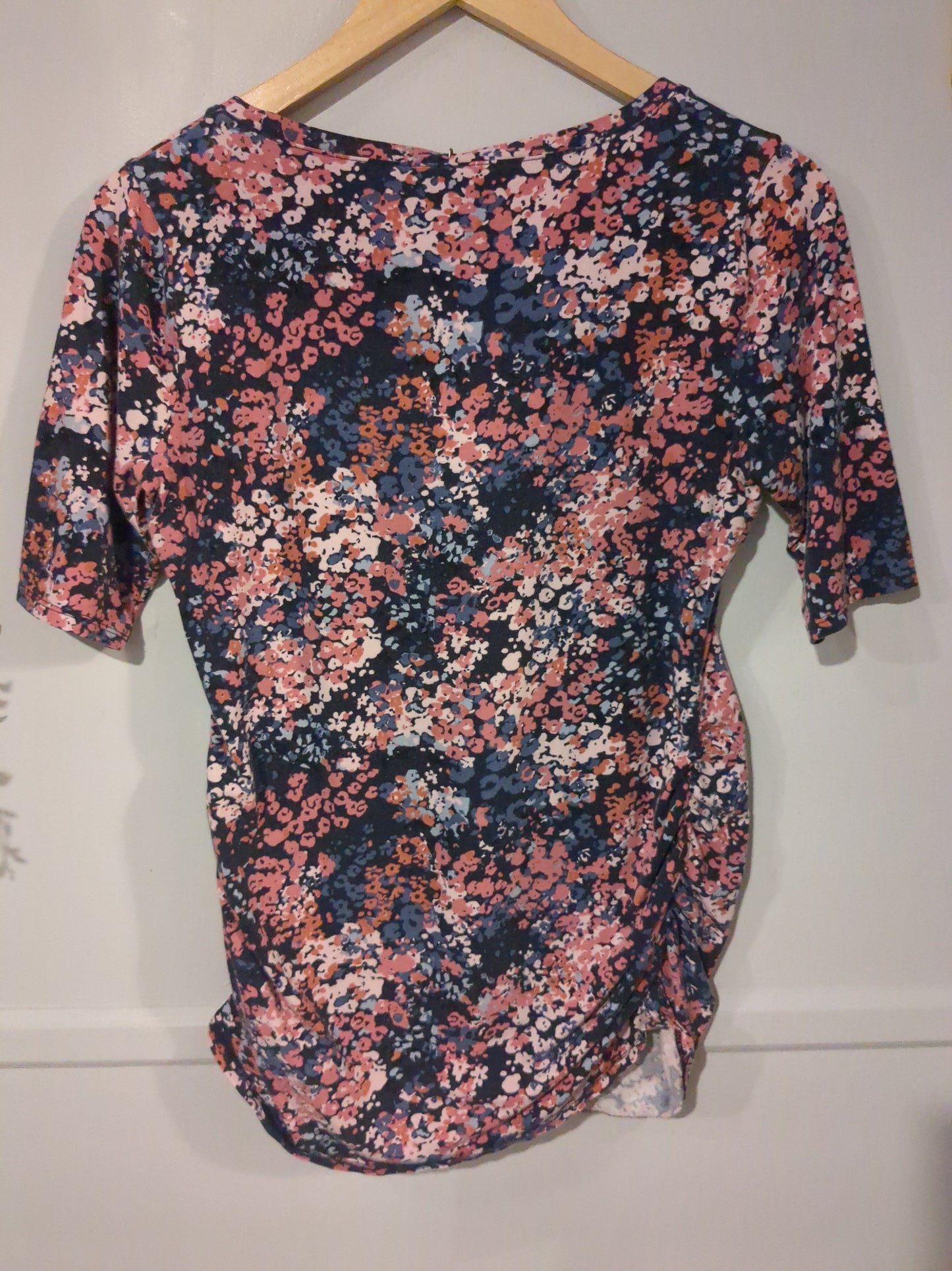 Essential fitted scoop neck SS tee, Multi