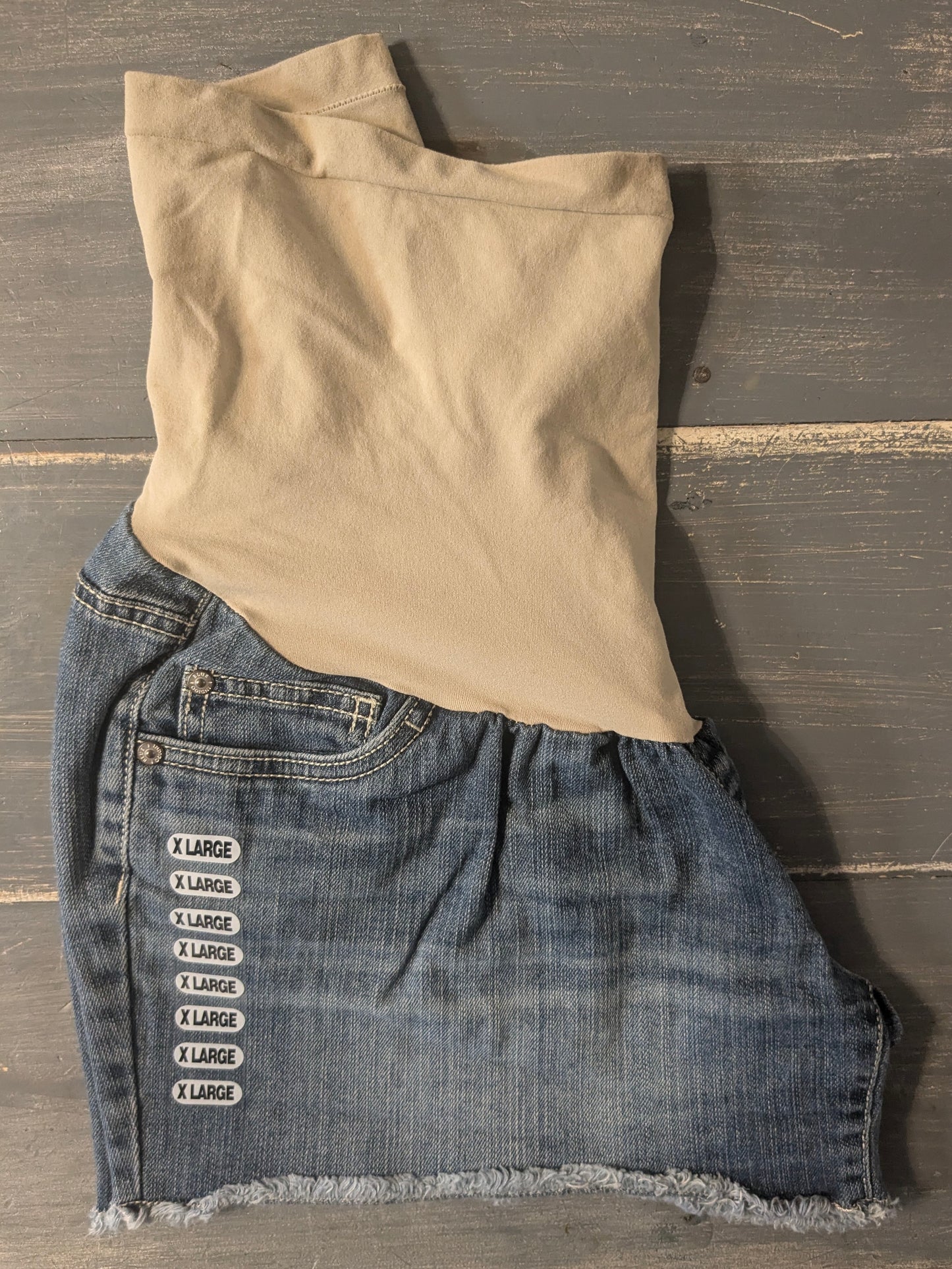 Full panel 4" frayed hem denim shorts, Medium wash
