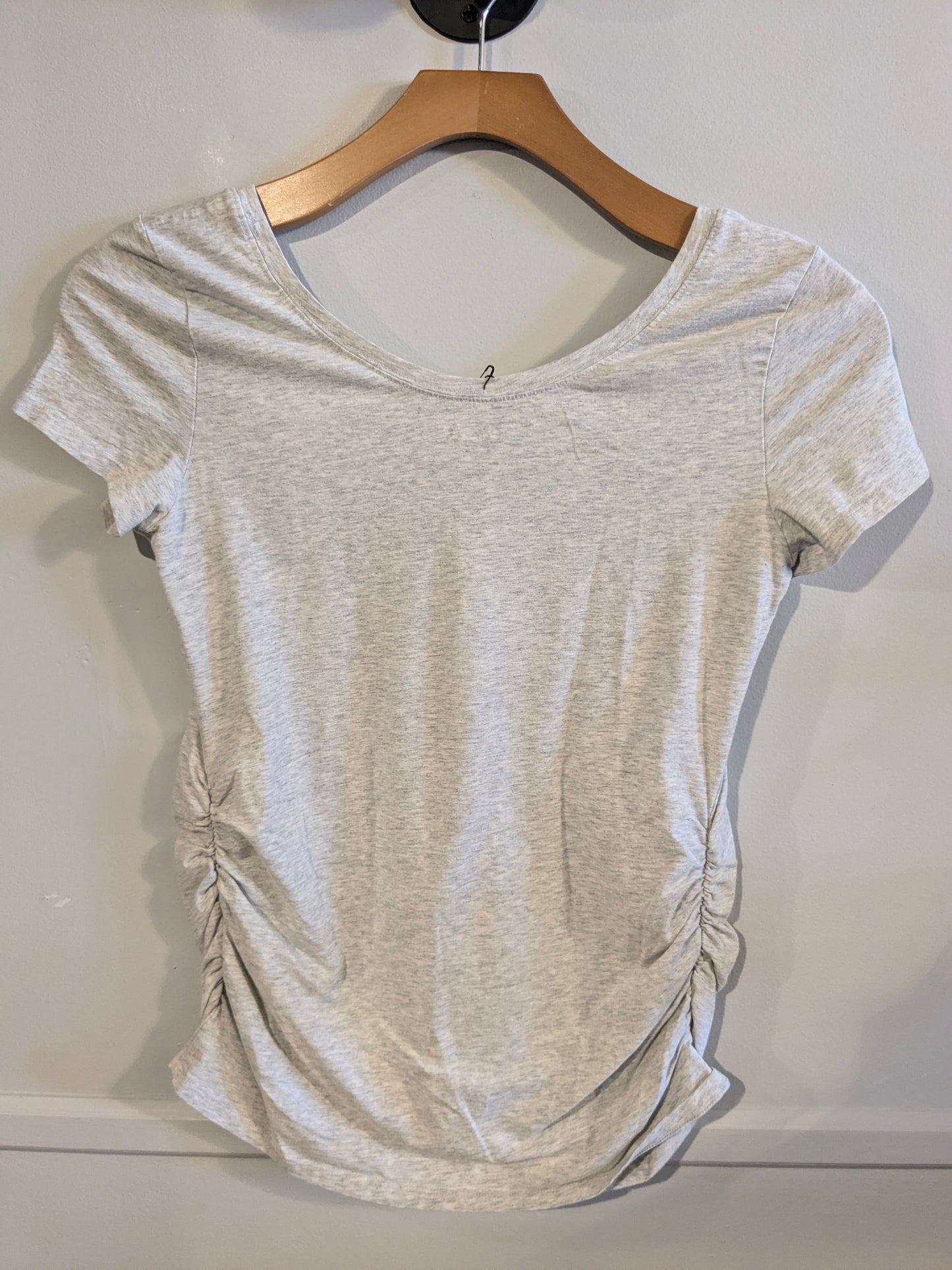 Essential fitted double scoop neck SS tee, Multi