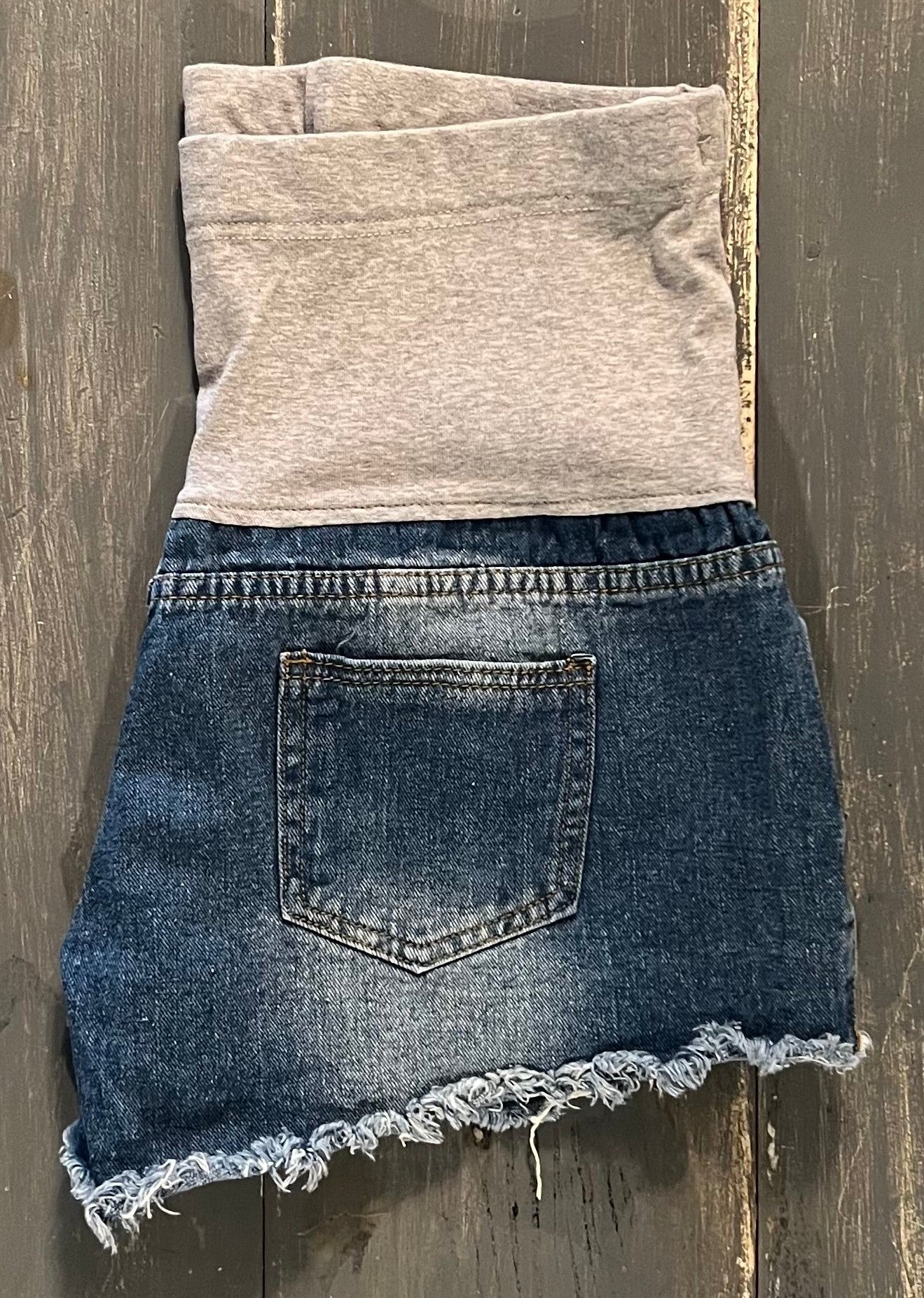 Adjustable full panel 3.5" raw hem denim shorts, Multi wash