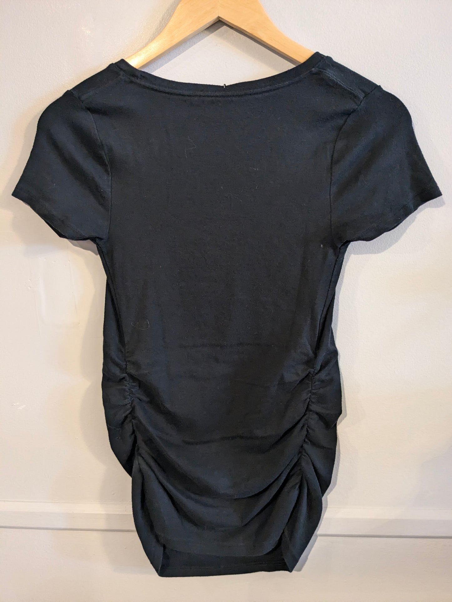 Essential fitted scoop neck SS tee, Black