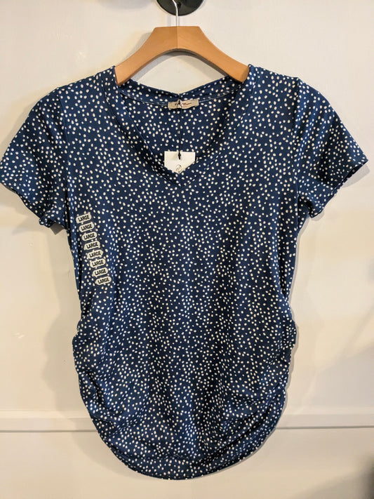 Essential fitted extra soft SS v-neck tee, Blue dots