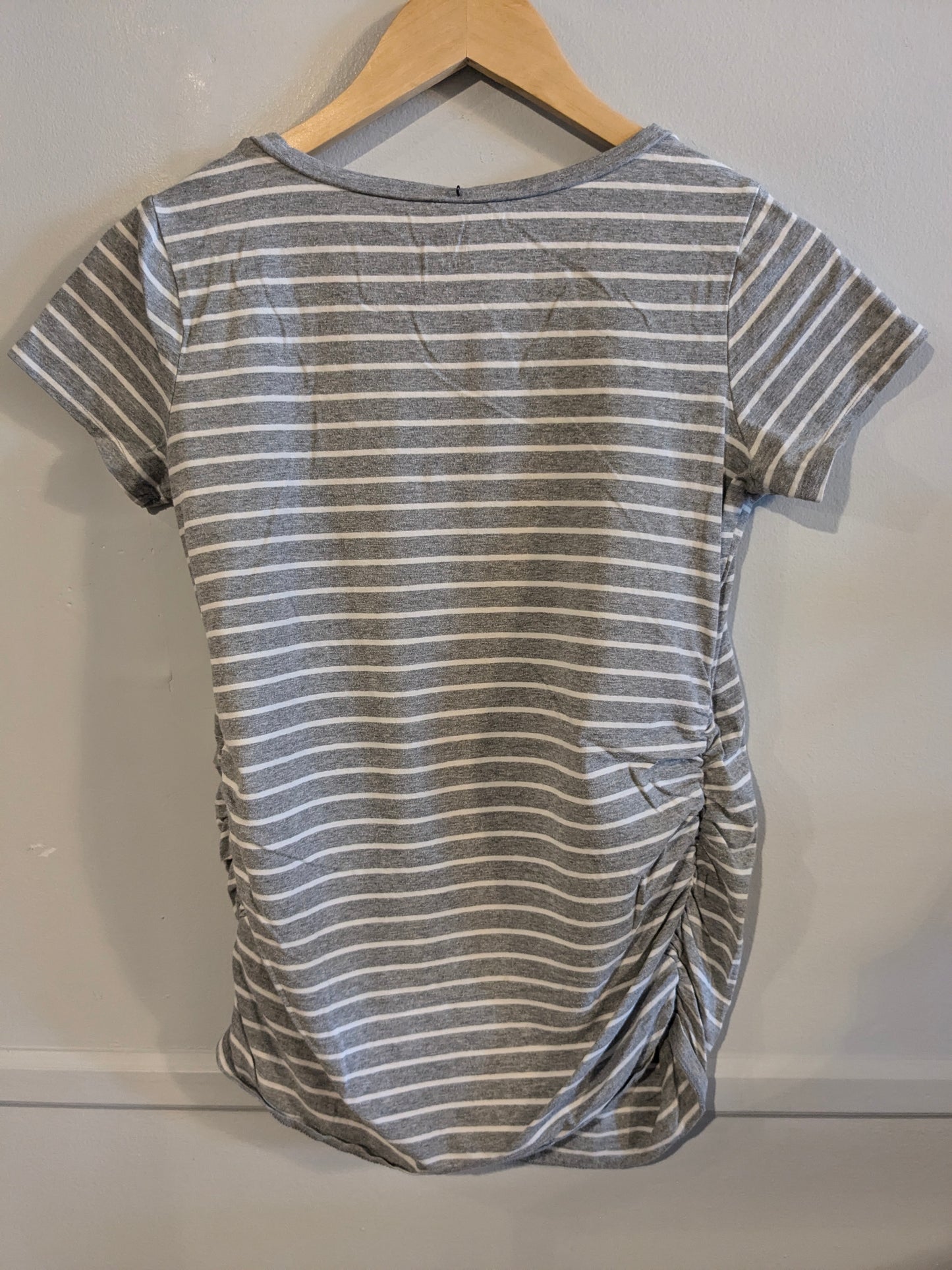 Essential fitted v-neck SS tee, Multi
