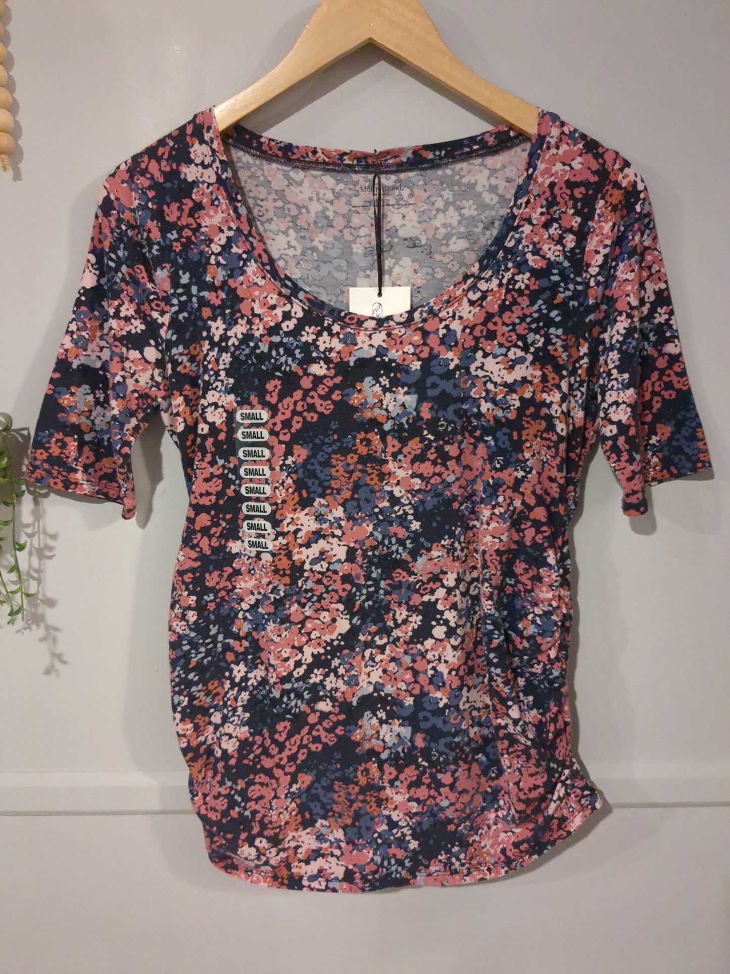Essential fitted scoop neck SS tee, Multi