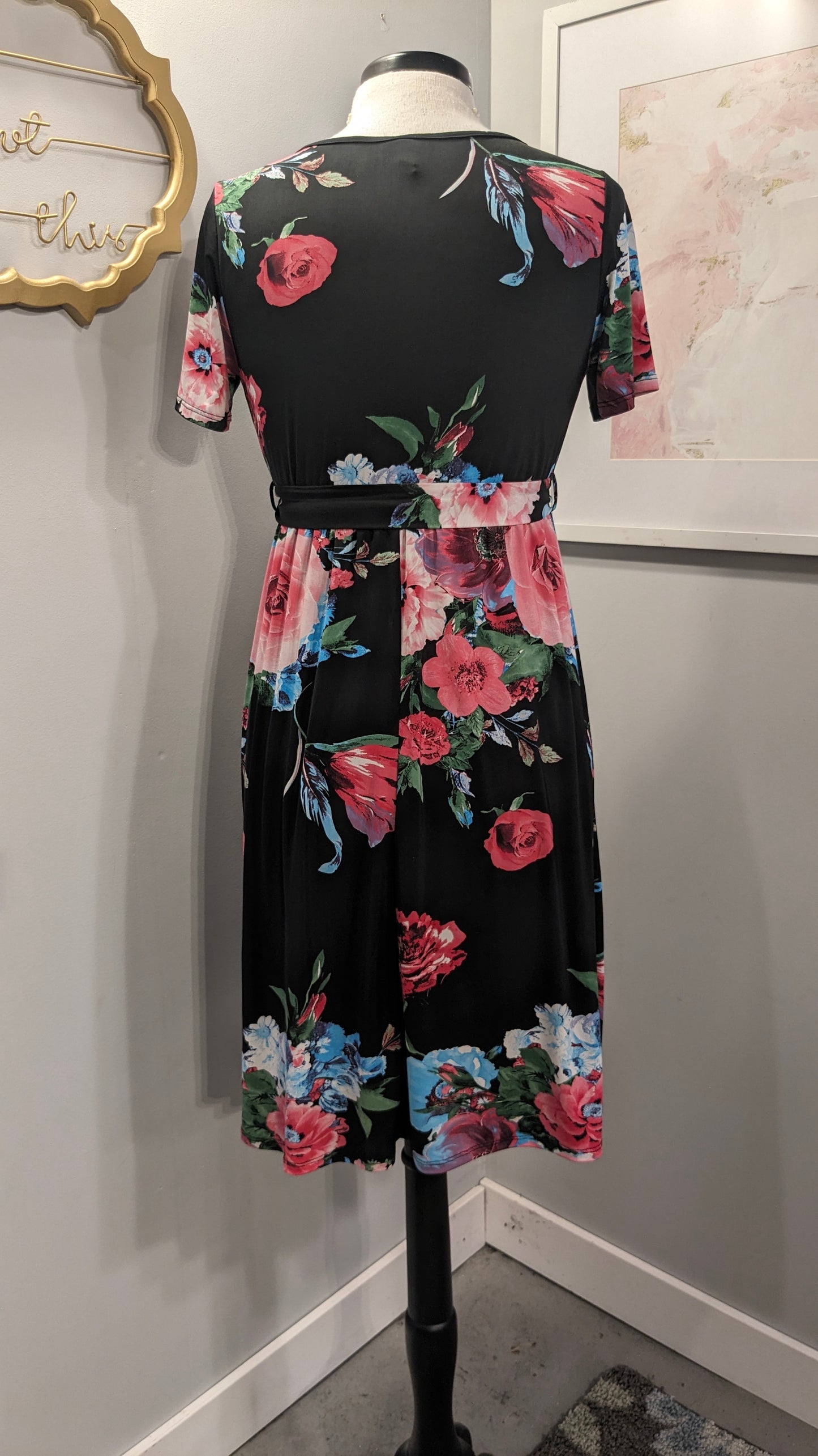 Moody Spring Mini Flowers in Black