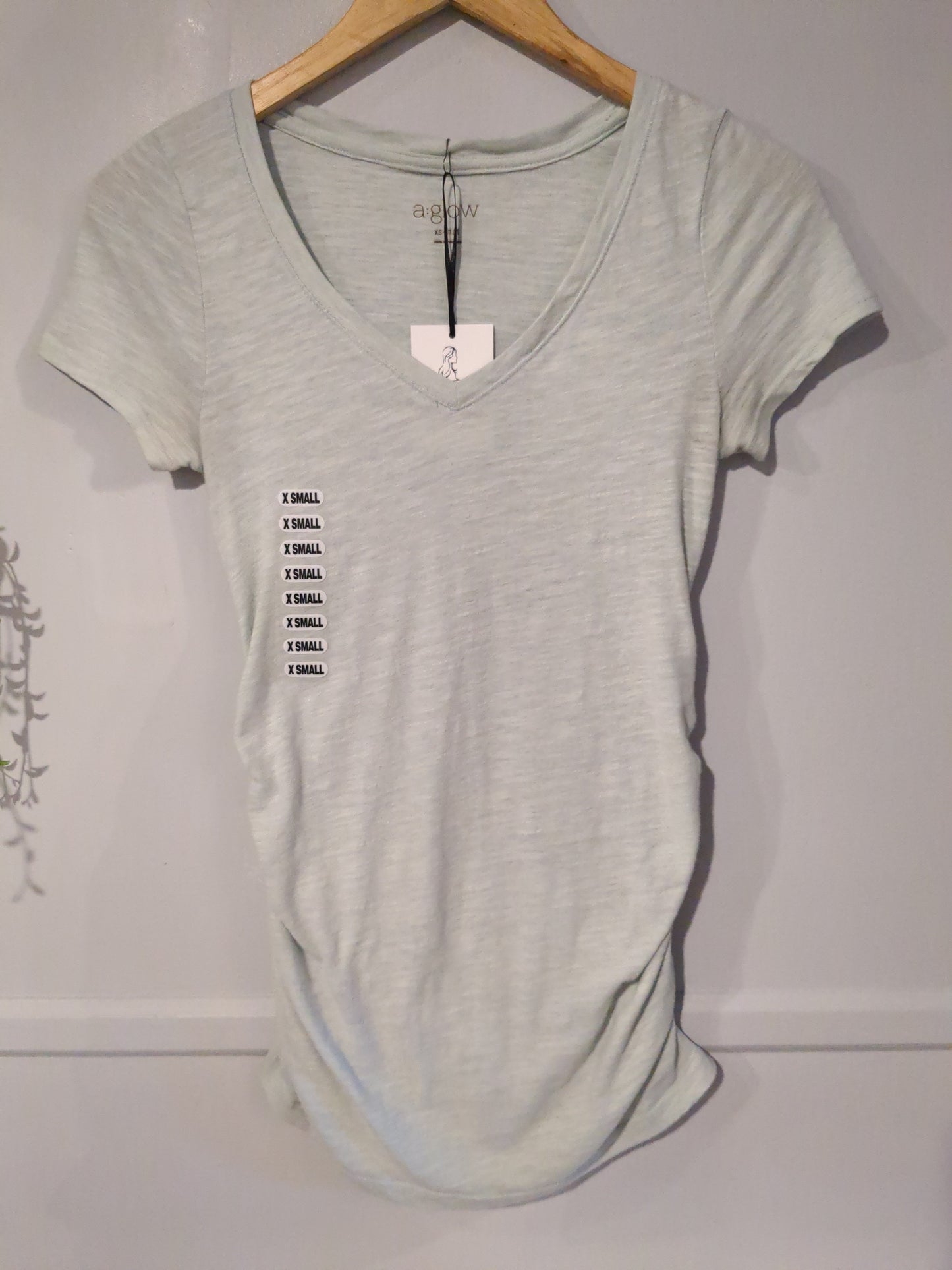 Essential extra long fitted v-neck SS tee, Multi