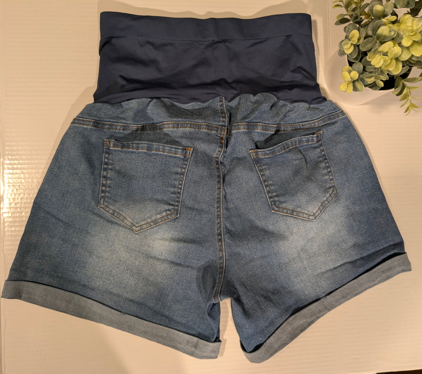 Full panel cuffed 4" denim shorts w/pockets, Multi wash