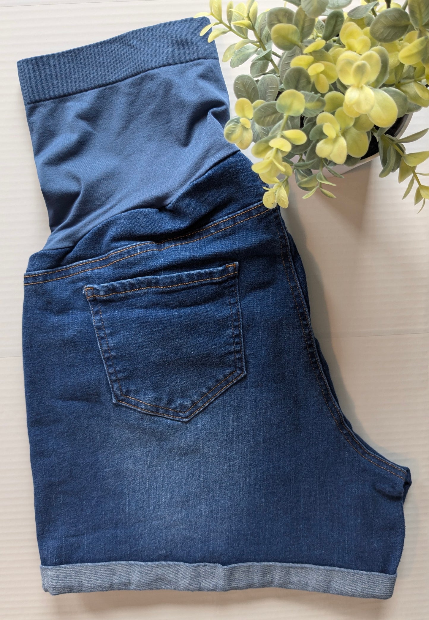 Full panel cuffed 4" denim shorts w/pockets, Multi wash