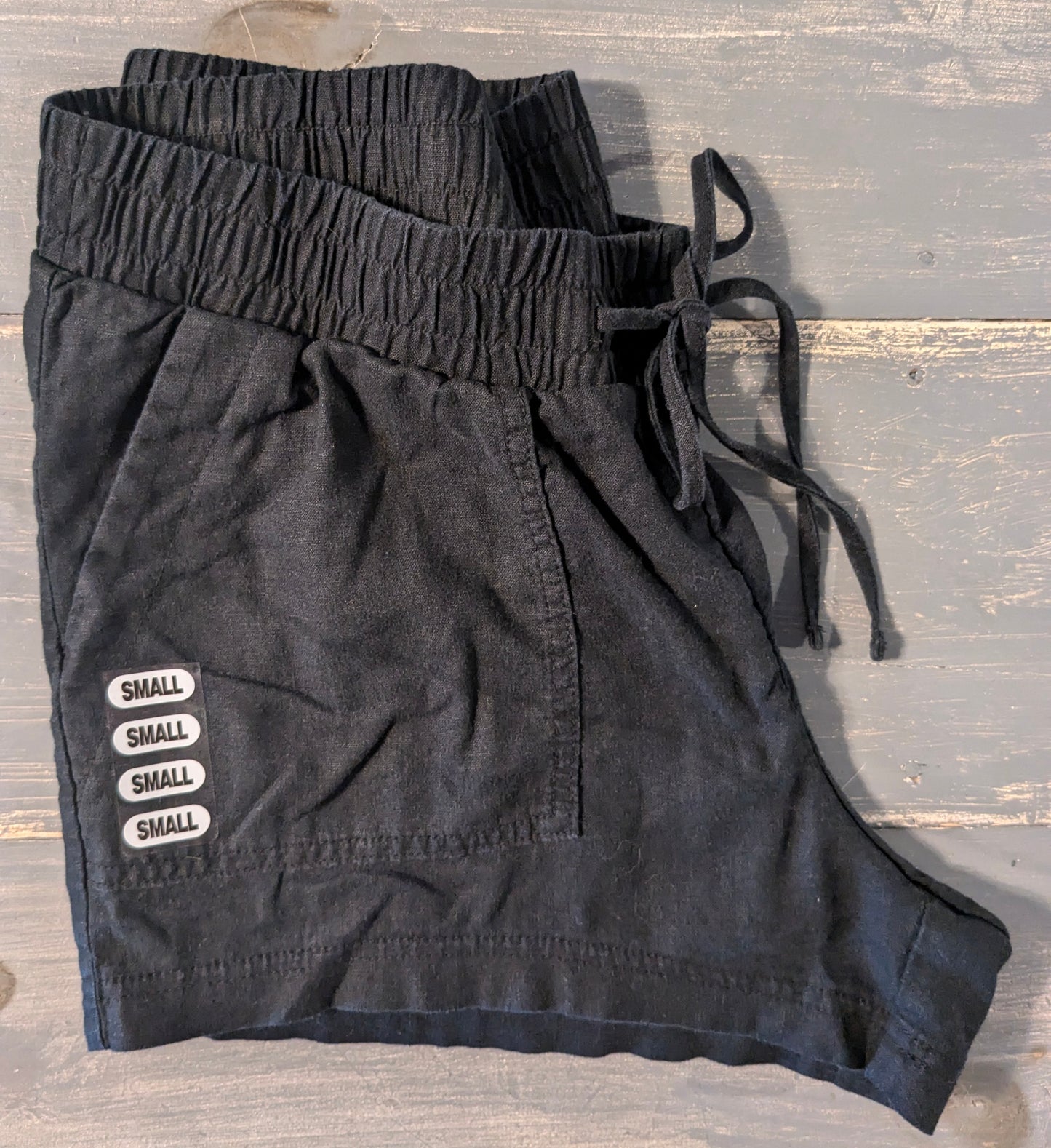 Drawstring under-belly waist 2.5" shorts w/pockets, Black