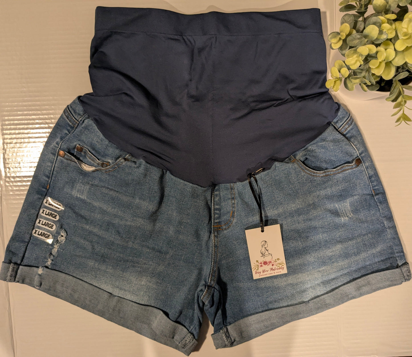 Full panel cuffed 4" denim shorts w/pockets, Multi wash