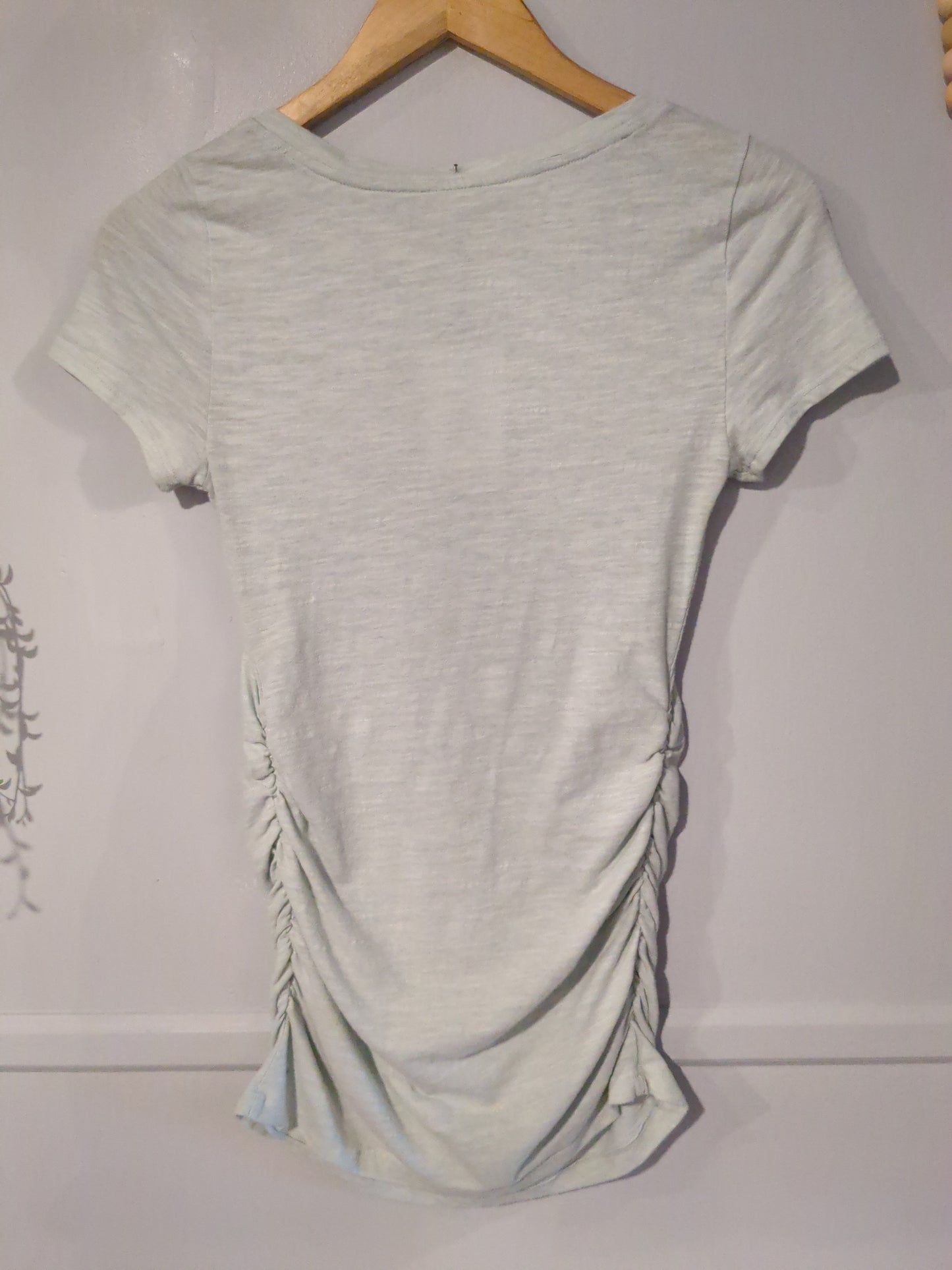 Essential extra long fitted v-neck SS tee, Multi