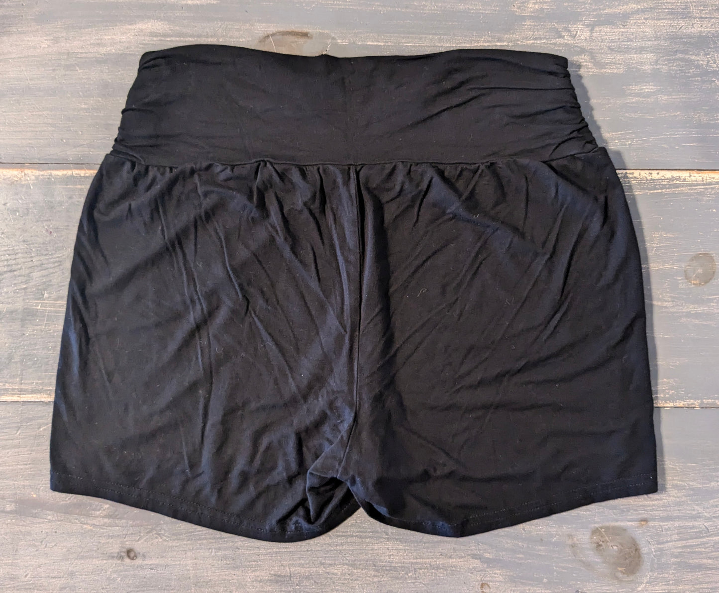 Ruched under-belly panel 3" lounge shorts, Multi