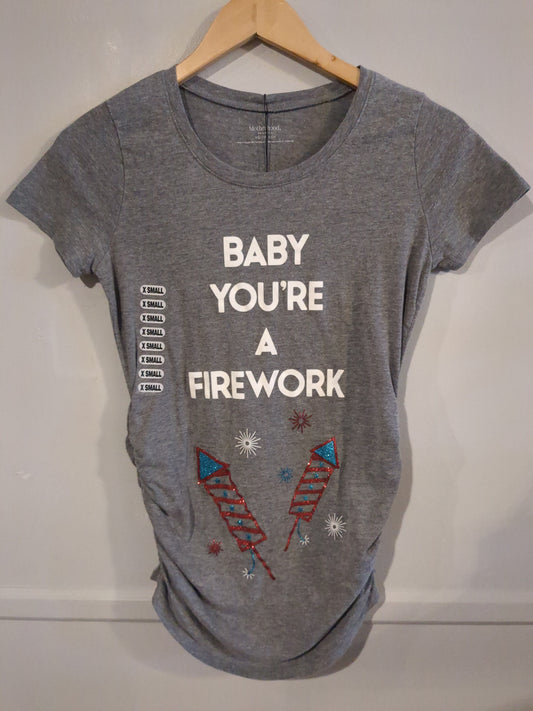 'Baby you're a firework' fitted SS graphic tee, Grey
