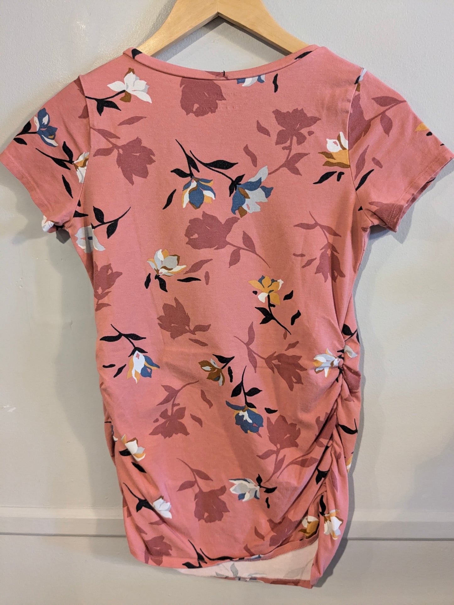 Essential fitted v-neck SS tee, Multi