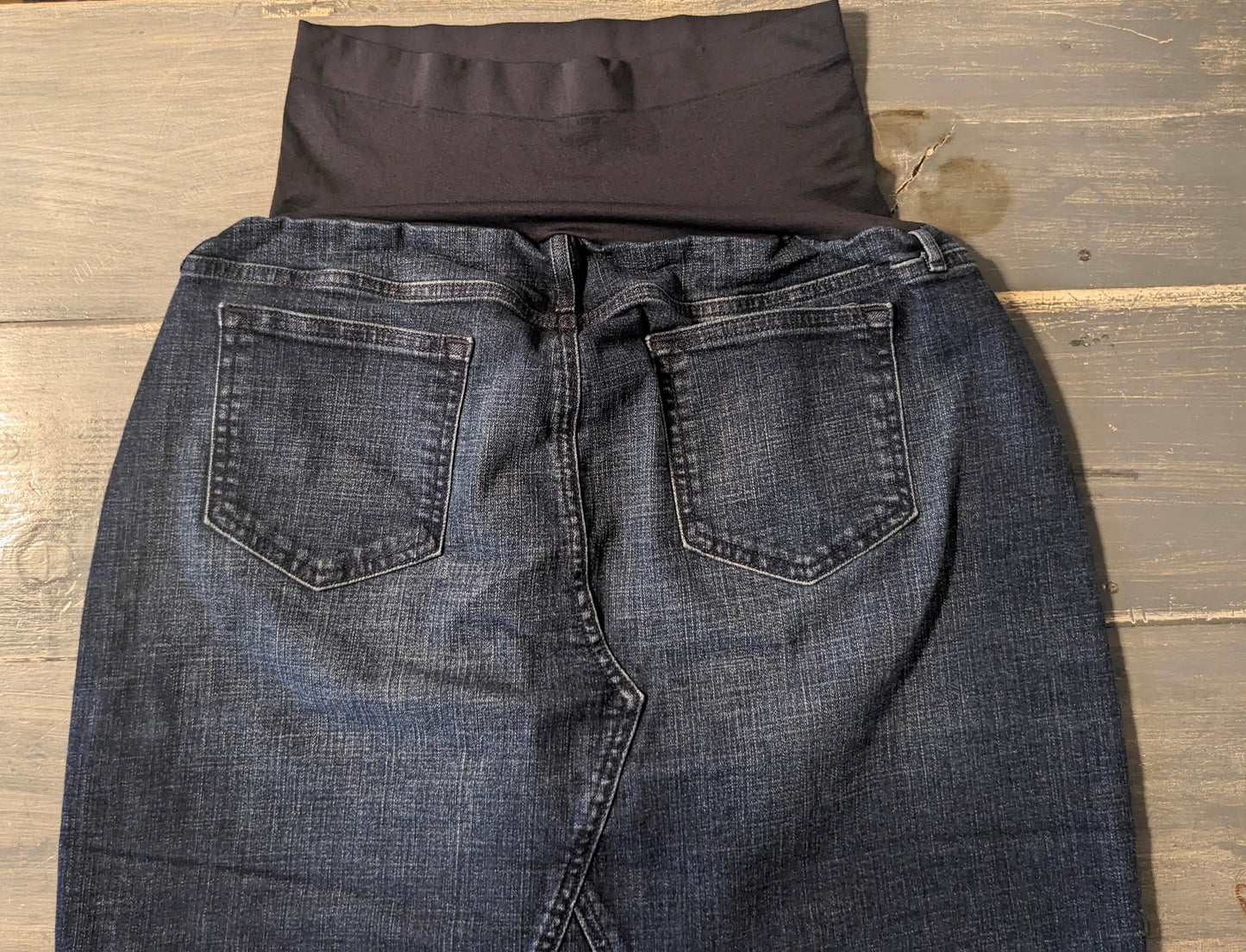 Full panel fringe hem 15" mini denim skirt w/ pockets, Medium wash