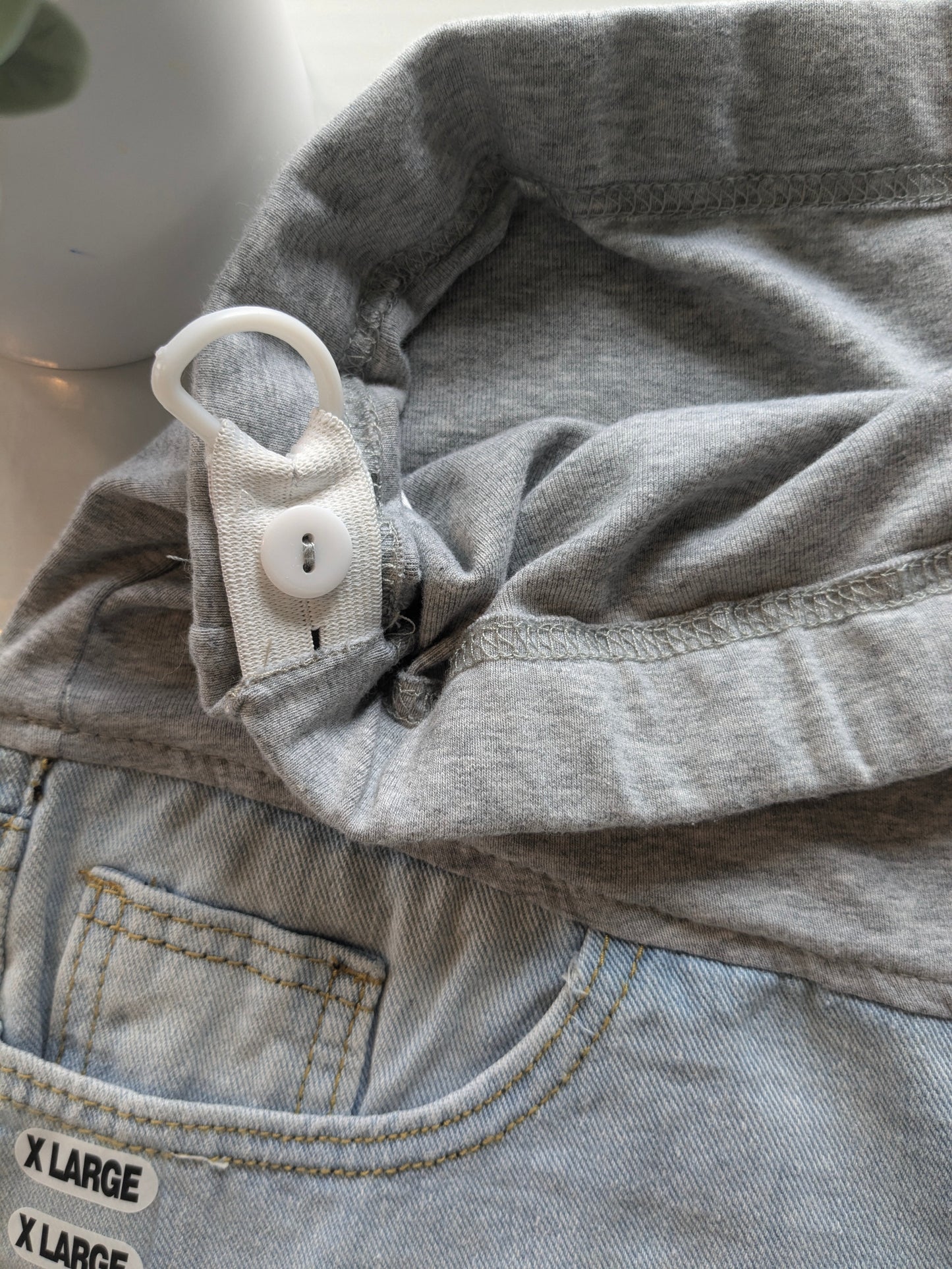 Adjustable full panel 3.5" raw hem denim shorts, Multi wash