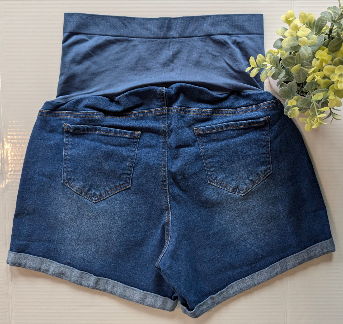 Full panel cuffed 4" denim shorts w/pockets, Multi wash