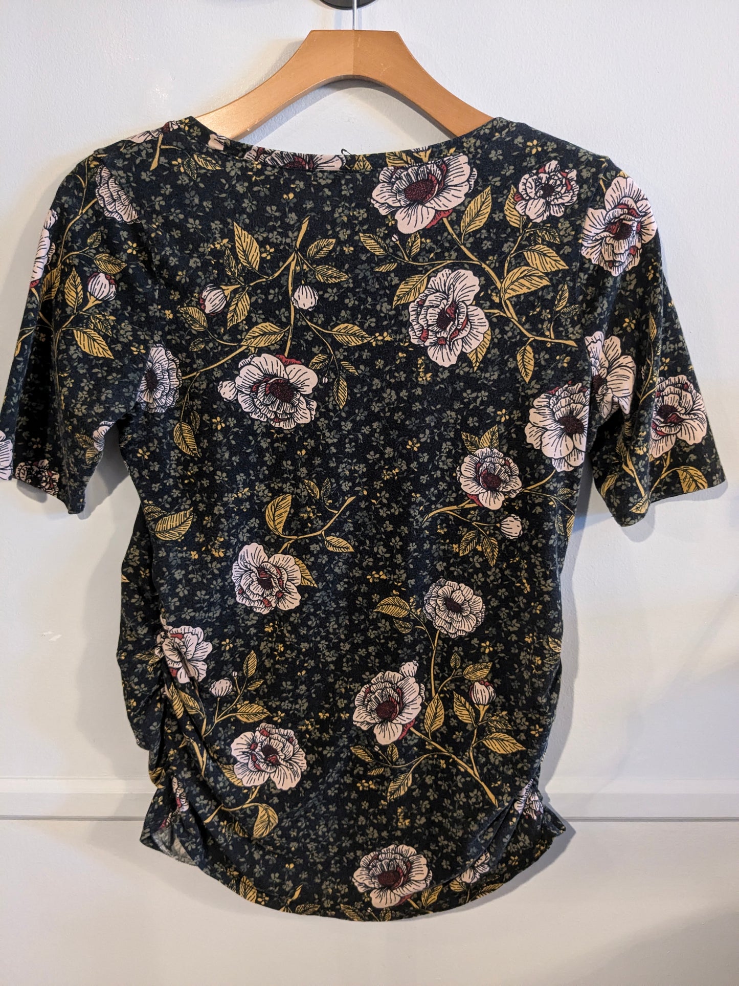 Essential fitted scoop neck SS tee, Multi
