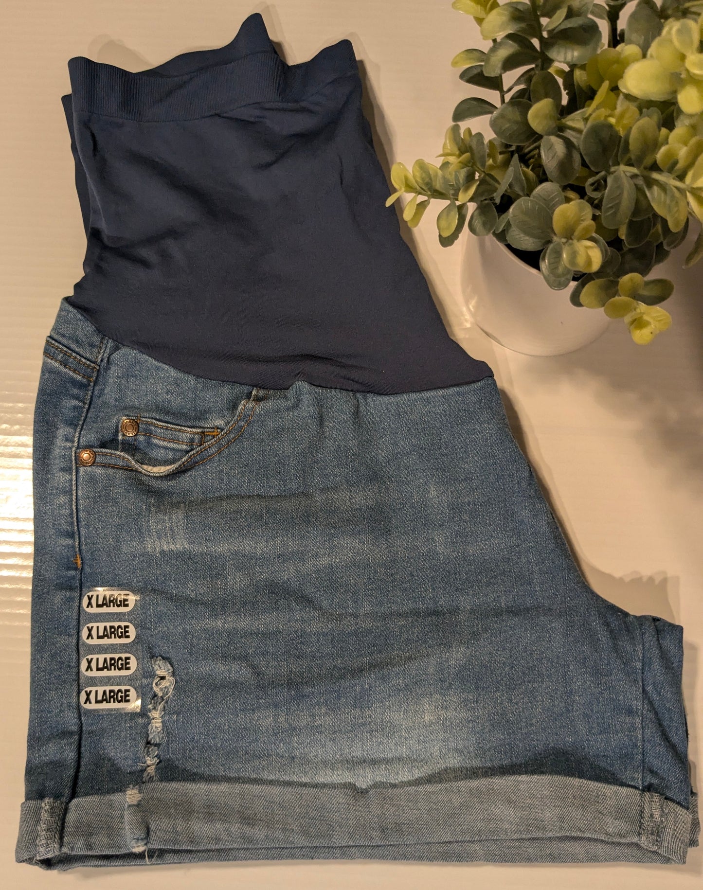 Full panel cuffed 4" denim shorts w/pockets, Multi wash