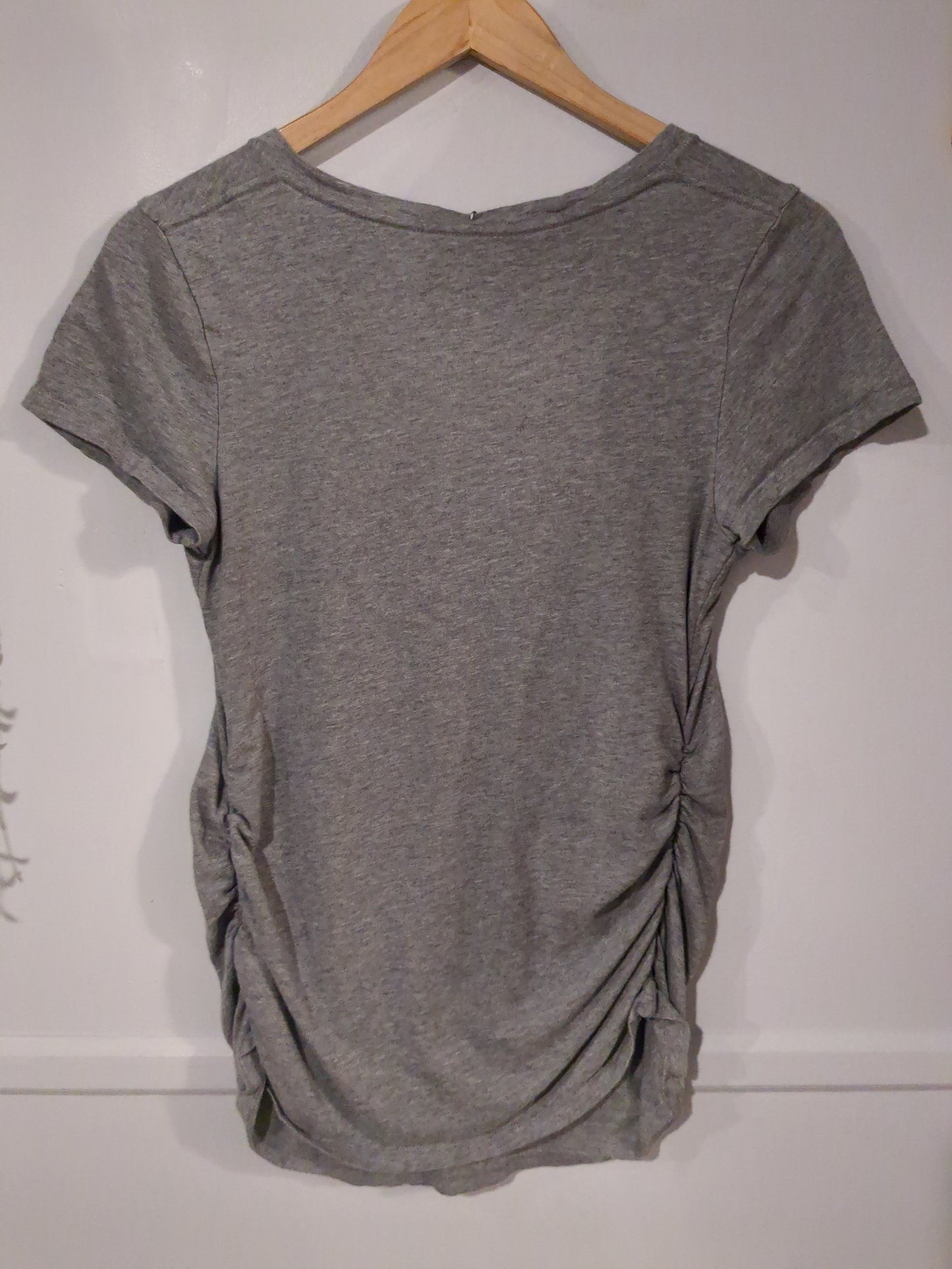Essential fitted v-neck SS tee, Multi
