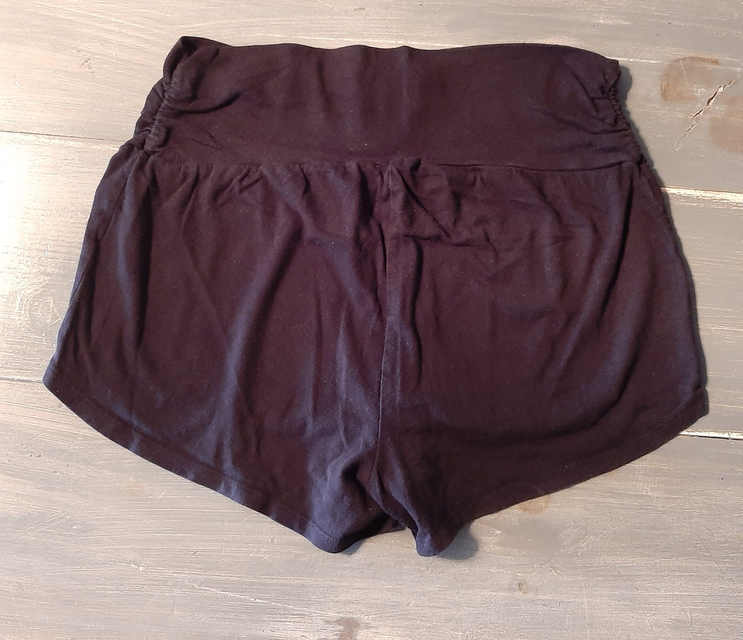 Ruched under-belly panel 3" lounge shorts, White tie-dye