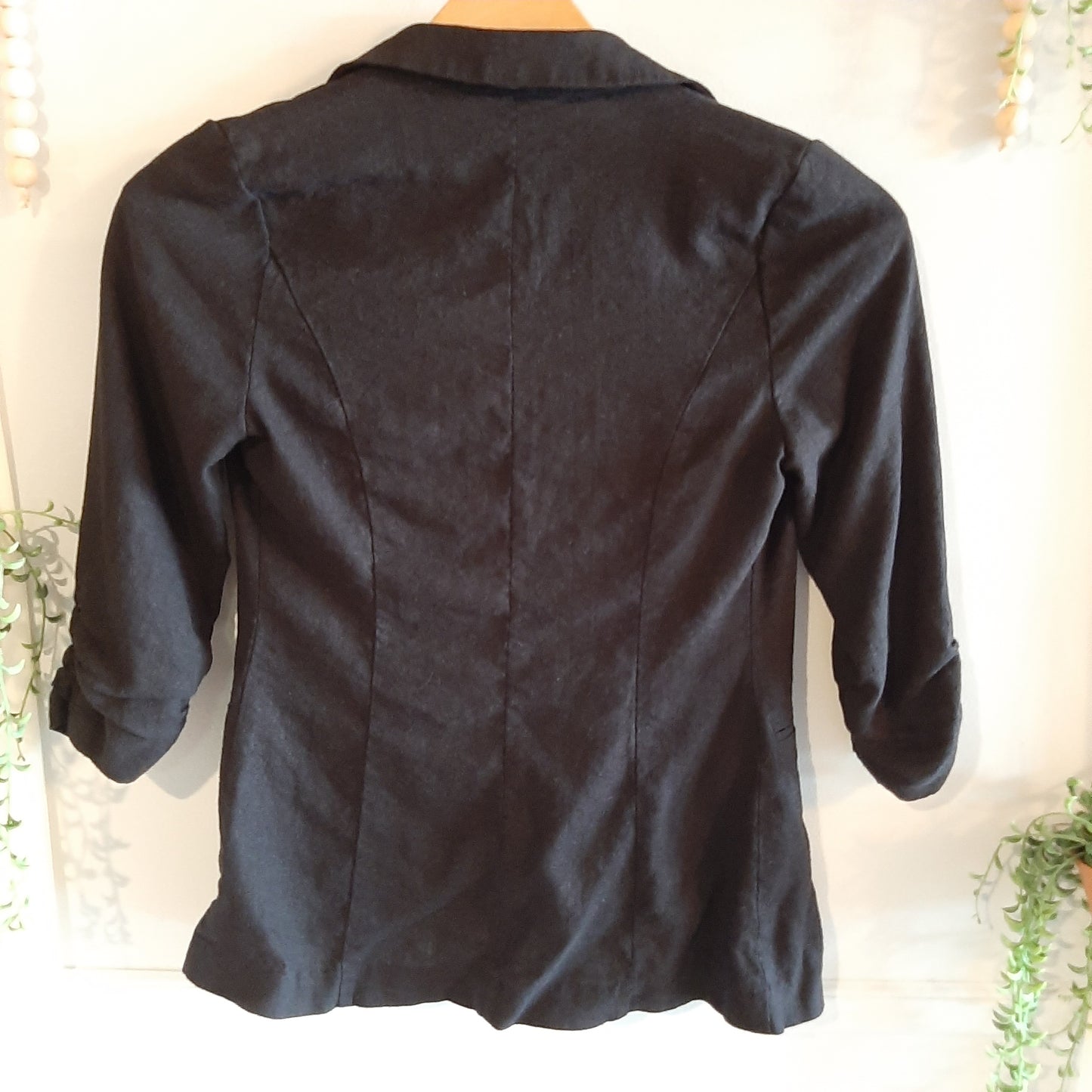 Fitted cinched sleeve linen jacket, Black
