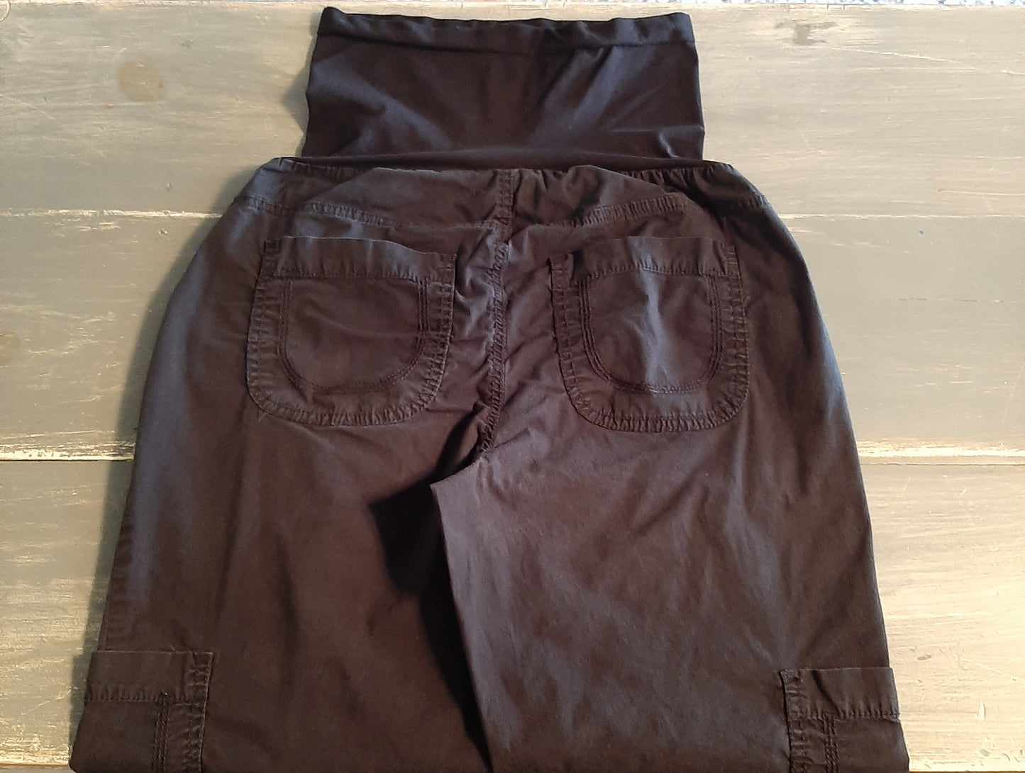 Full panel 28" capris cargo pants, Multi