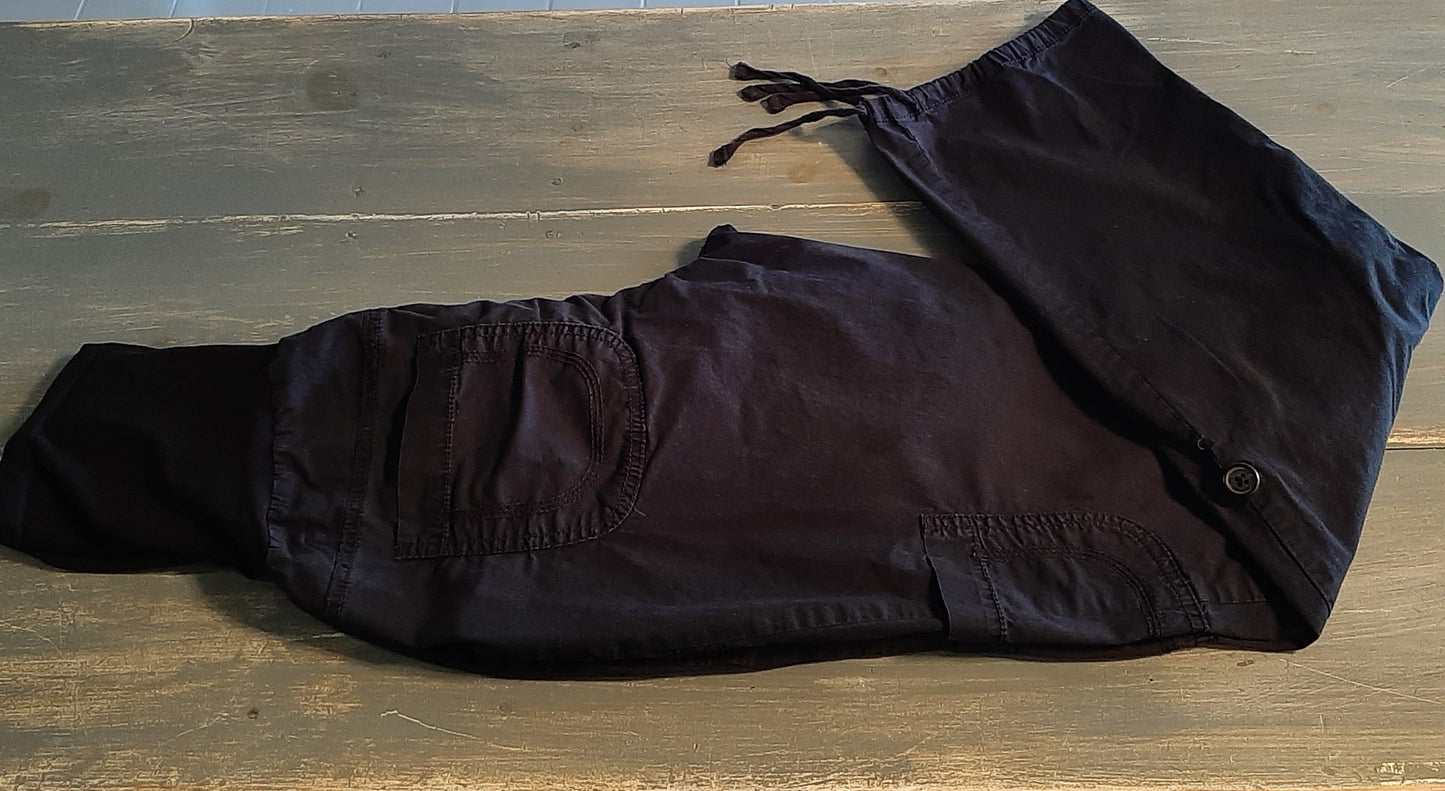 Full panel 28" capris cargo pants, Multi