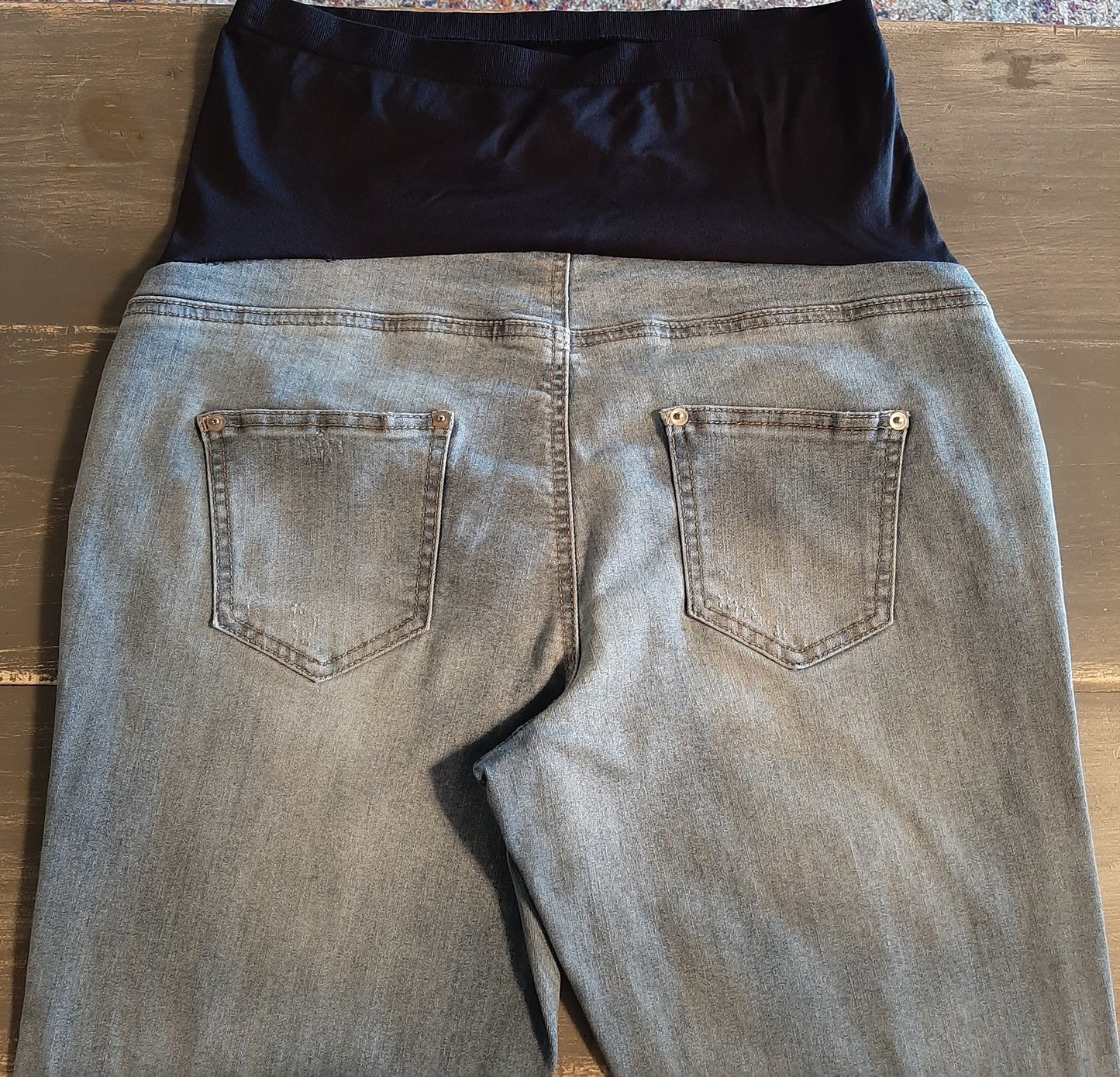 Full panel distressed raw hem 27" skinny jeans, Light wash