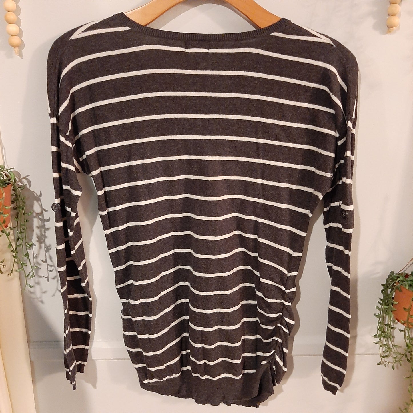 V-neck lightweight LS sweater, Charcoal stripes