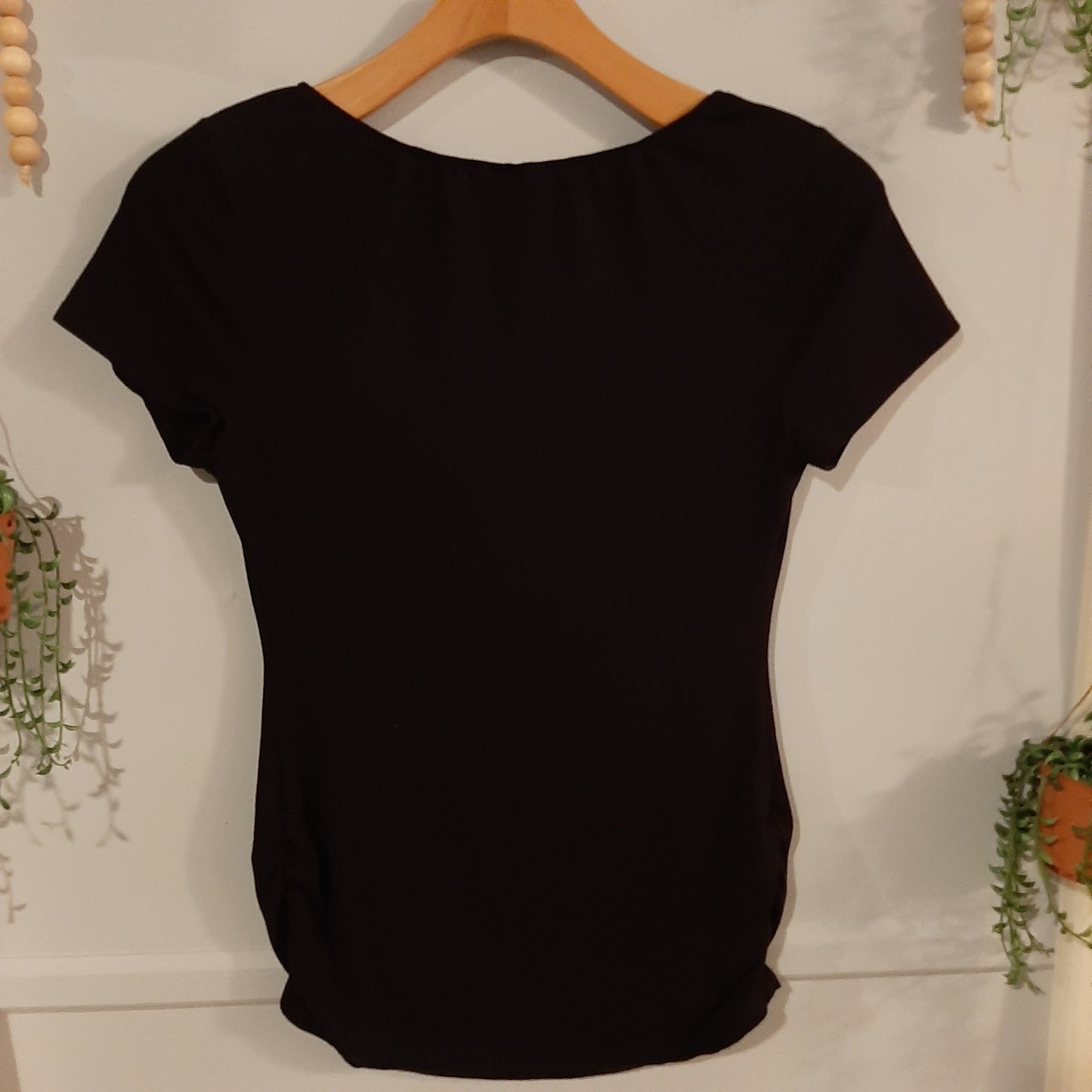 Essential elastic v-neck SS tee, Black -NF