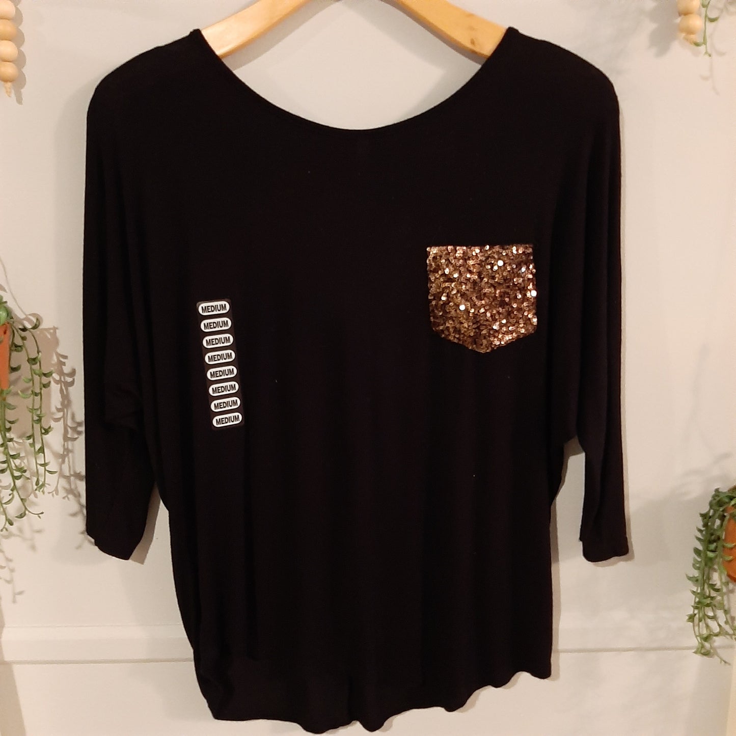 Sequins pocket round neck tee, Black