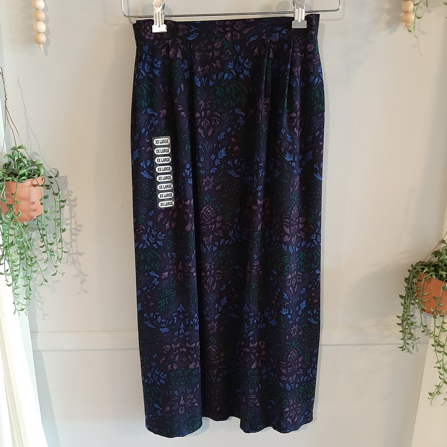 Pleated high-waisted midi skirt, Black florals