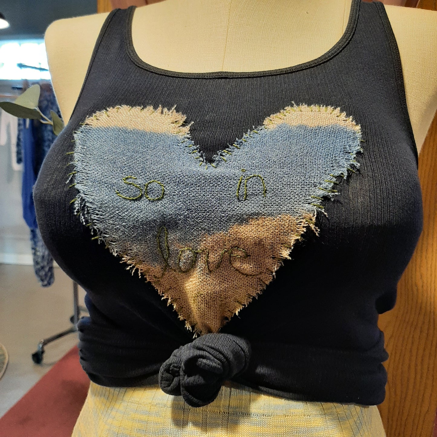 'So in love' embroidered essential tank, Navy