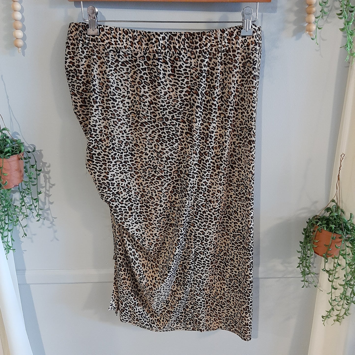 High-waisted side cinched midi skirt, Leopard