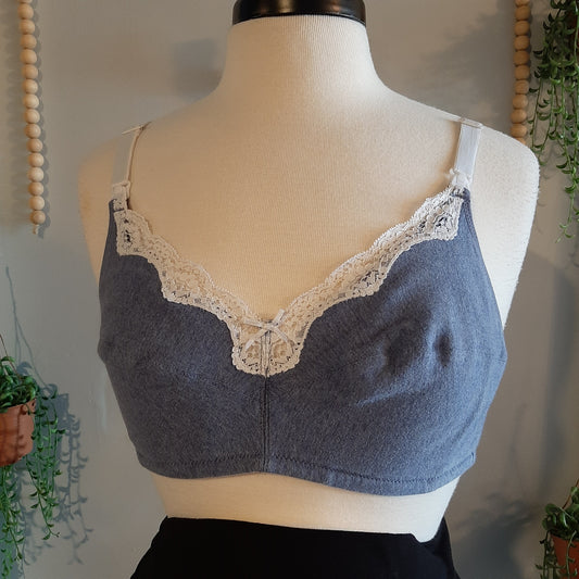 Clasp strap unlined nursing lace trim bra, Multi