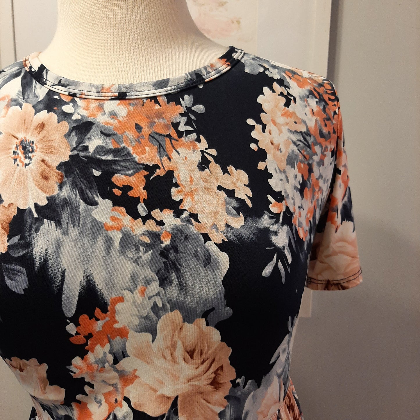 Bright Blooms in Navy v2